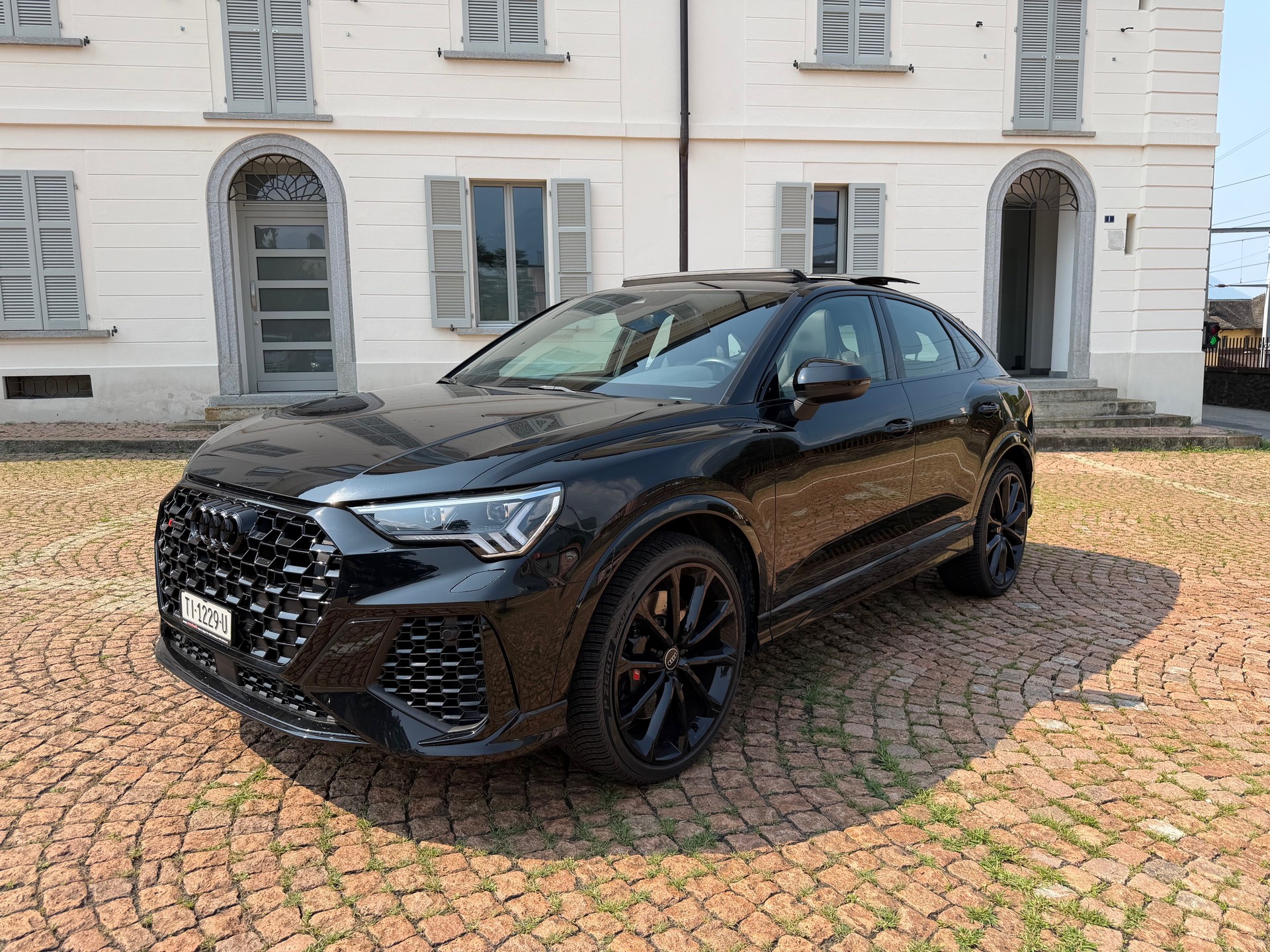 AUDI RS Q3 Sportback quattro S tronic-image-6