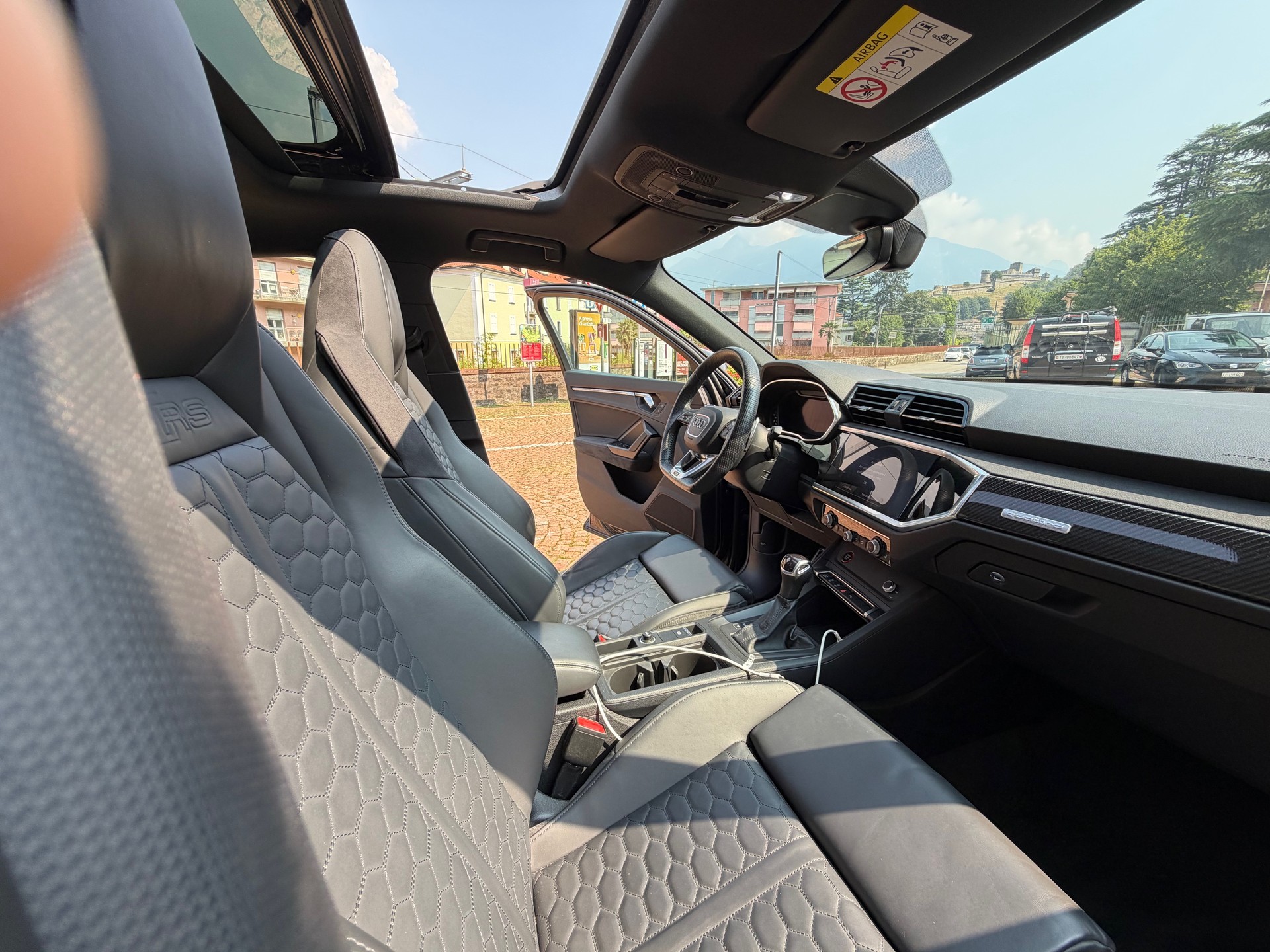 AUDI RS Q3 Sportback quattro S tronic-image-10