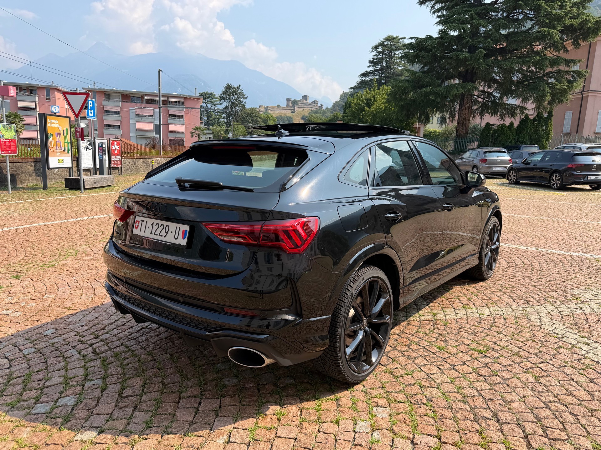 AUDI RS Q3 Sportback quattro S tronic-image-2