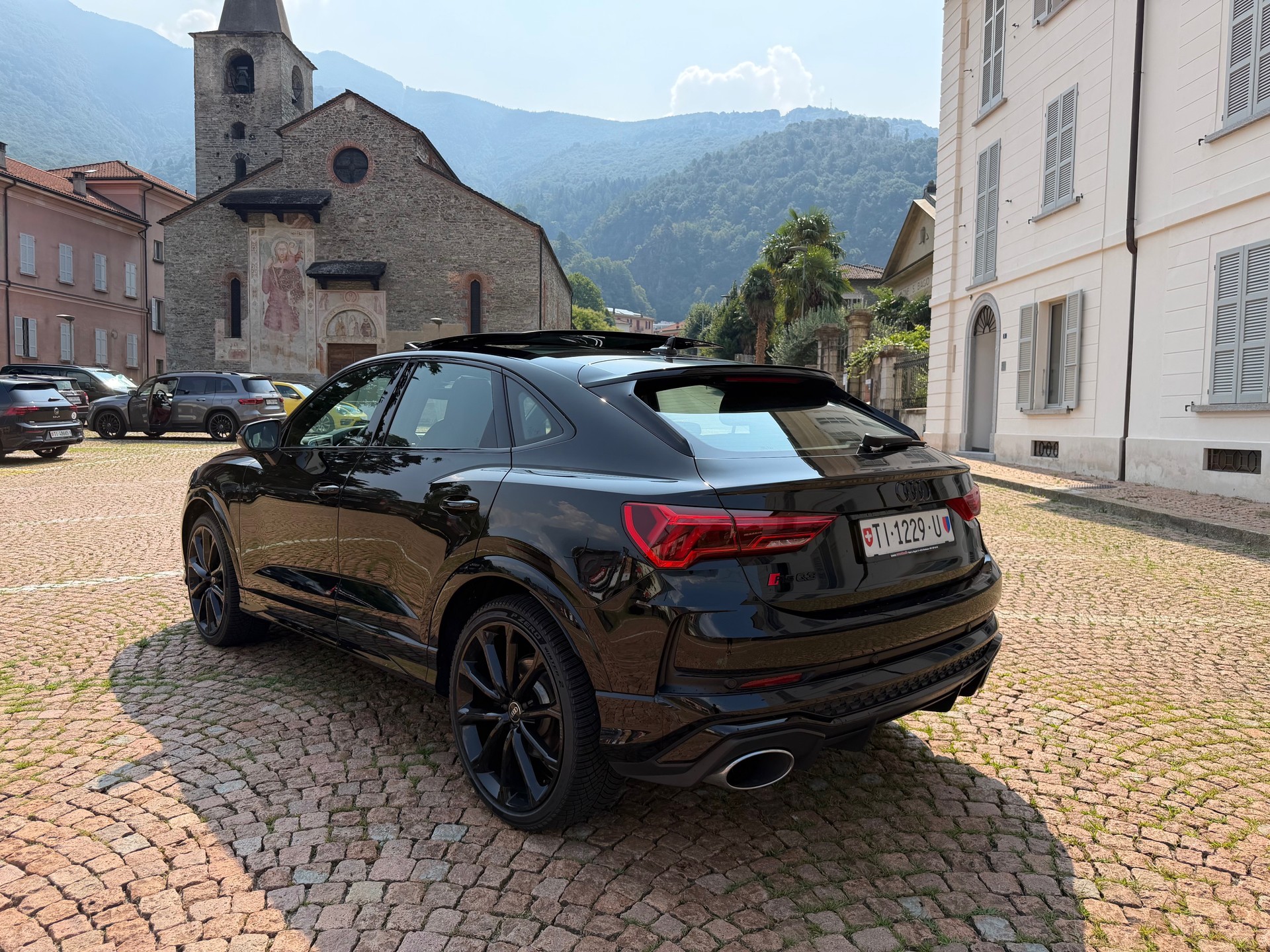 AUDI RS Q3 Sportback quattro S tronic-image-4