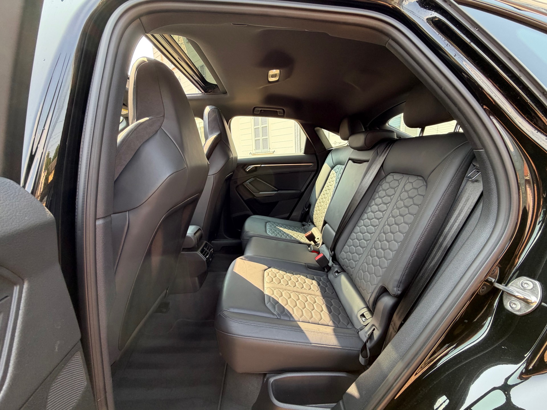 AUDI RS Q3 Sportback quattro S tronic-image-9