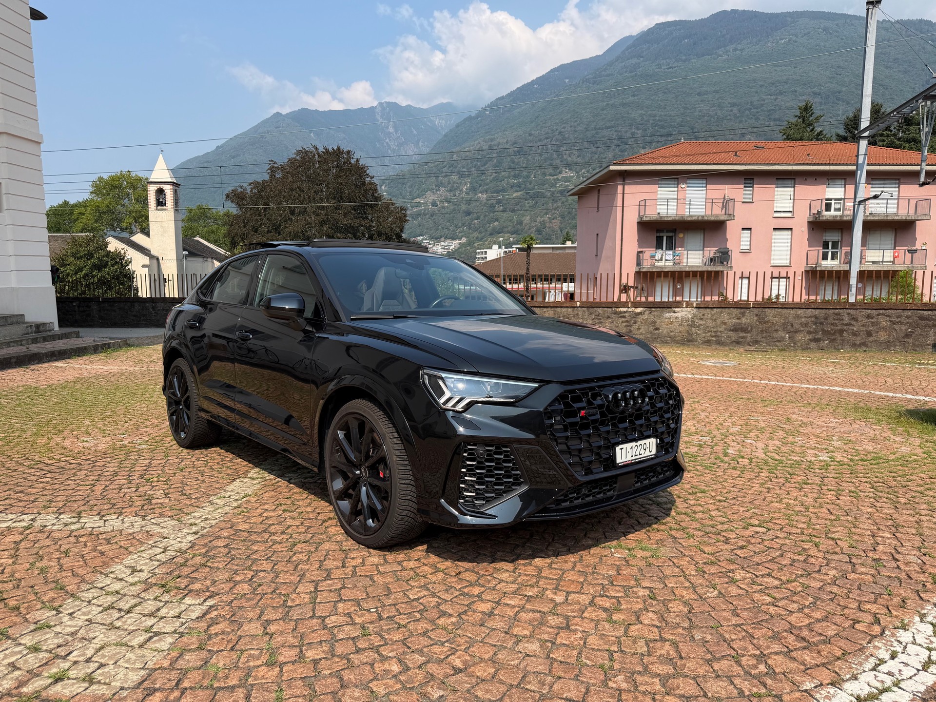AUDI RS Q3 Sportback quattro S tronic-image-0