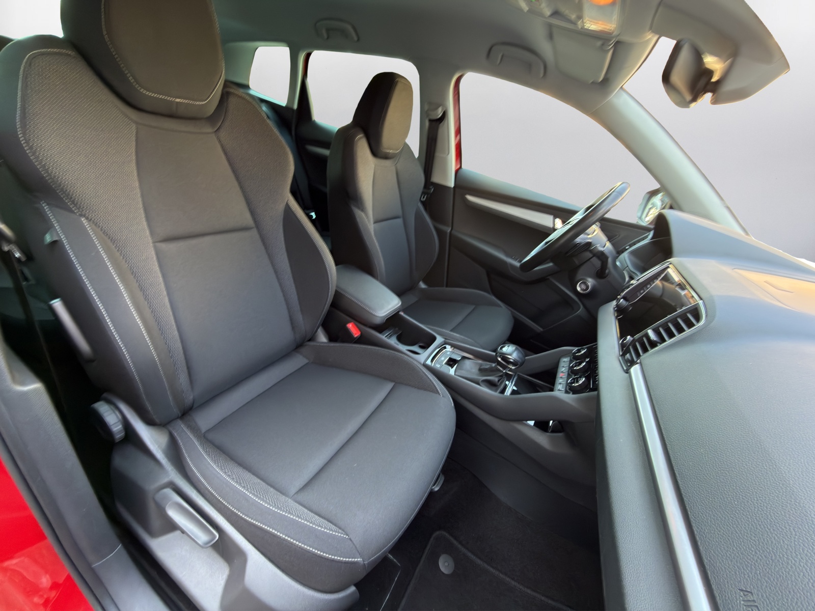 SKODA Karoq 1.5 TSI ACT Clever DSG-image-9