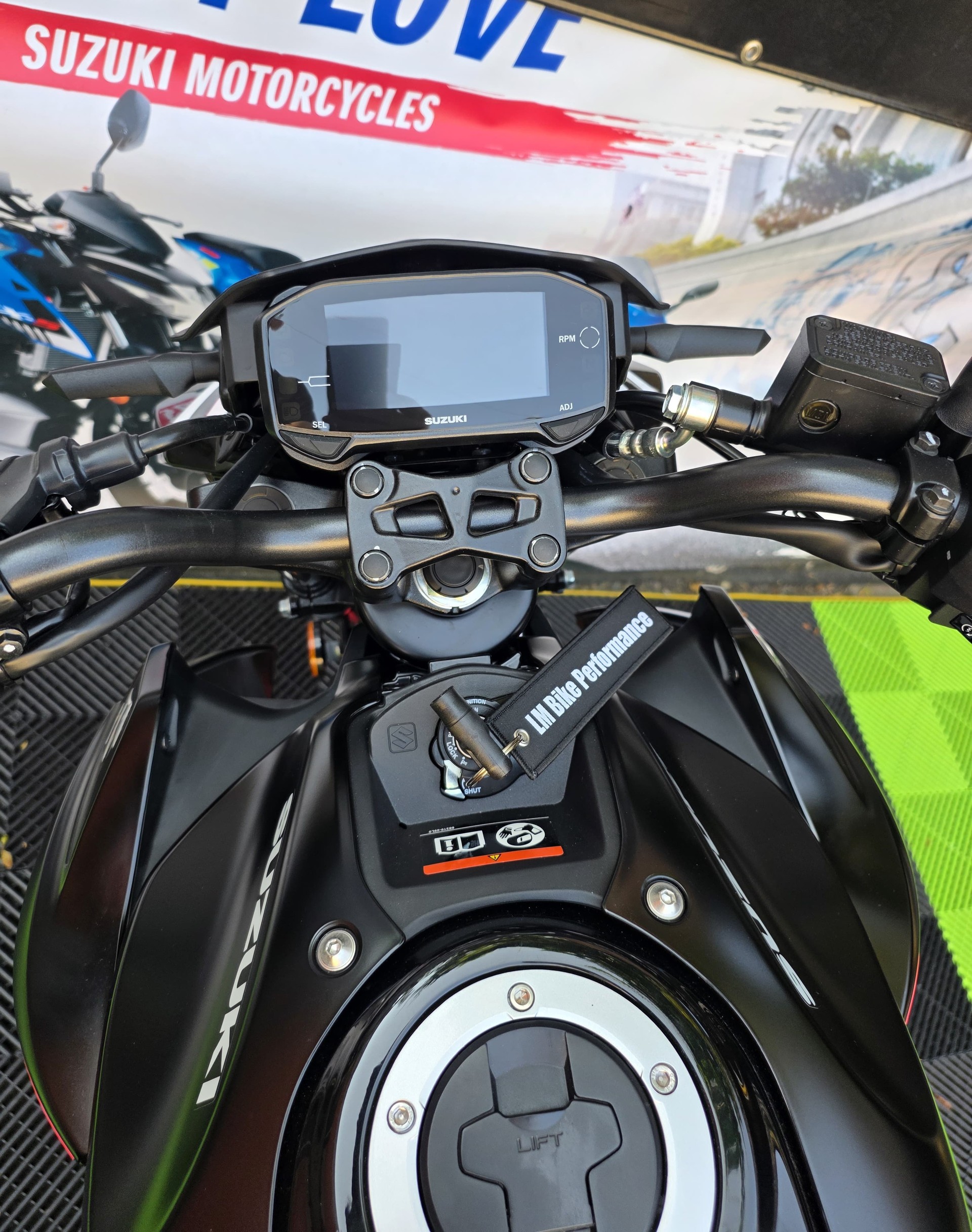 SUZUKI GSX-S 125-image-11