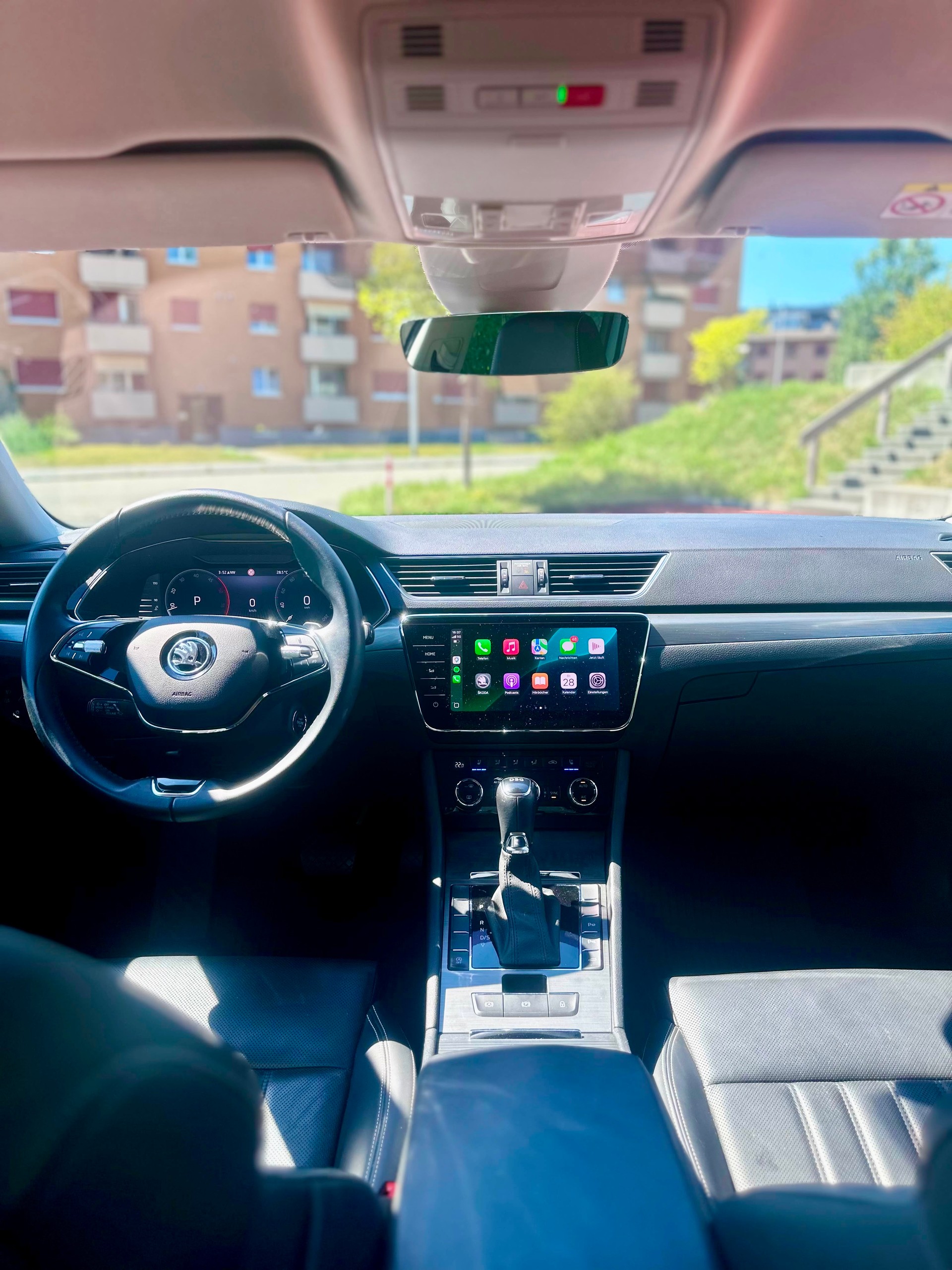 SKODA Superb Combi 2.0 TDi Style DSG-image-12
