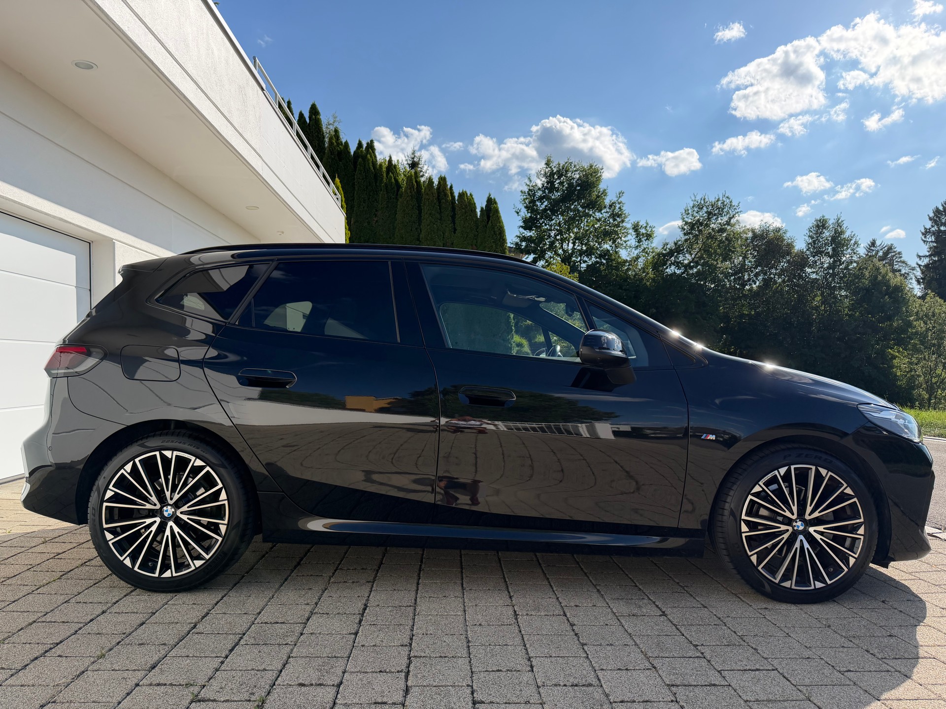 BMW 220i Active Tourer M Sport DKG-image-1