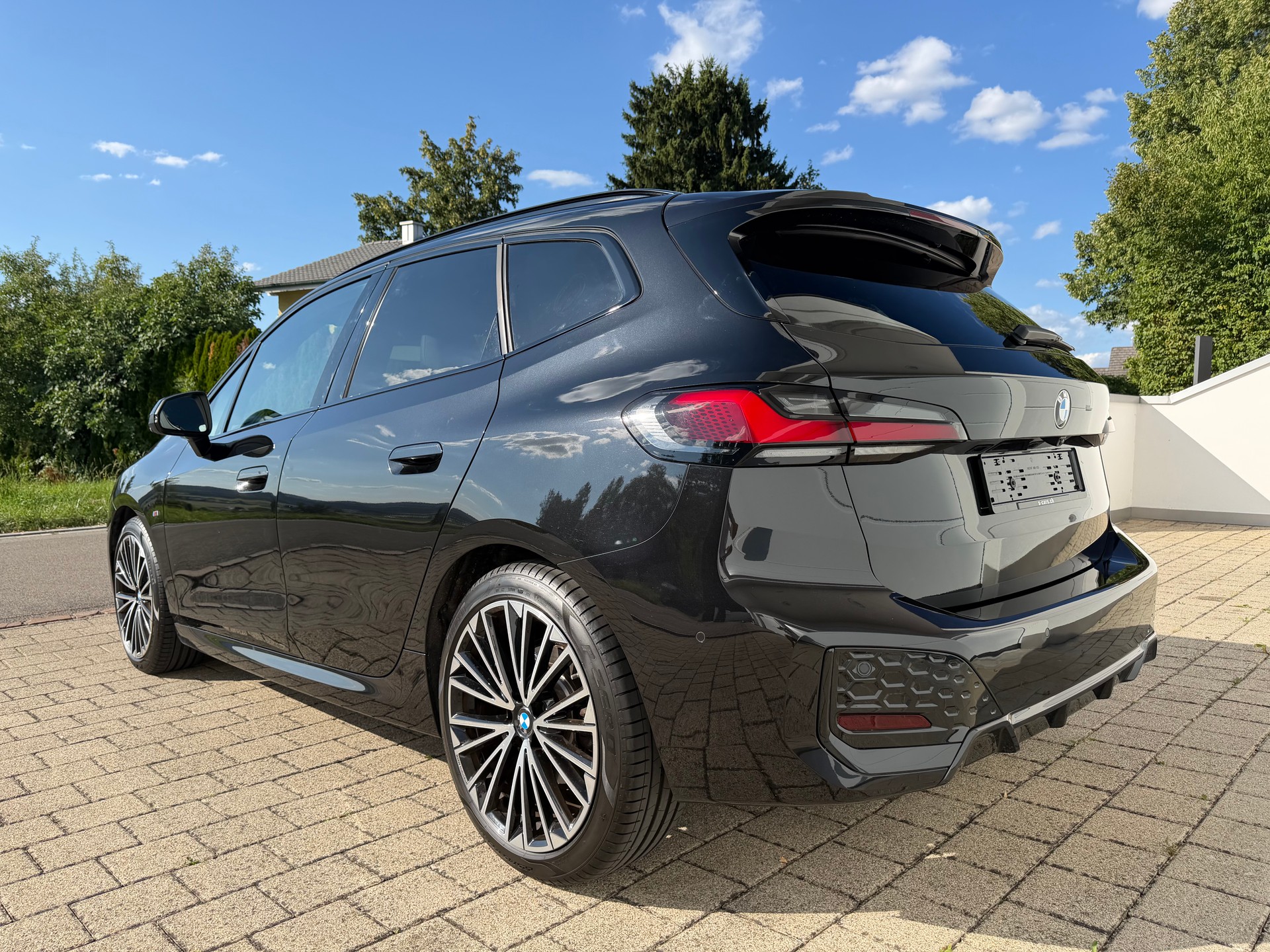 BMW 220i Active Tourer M Sport DKG-image-5