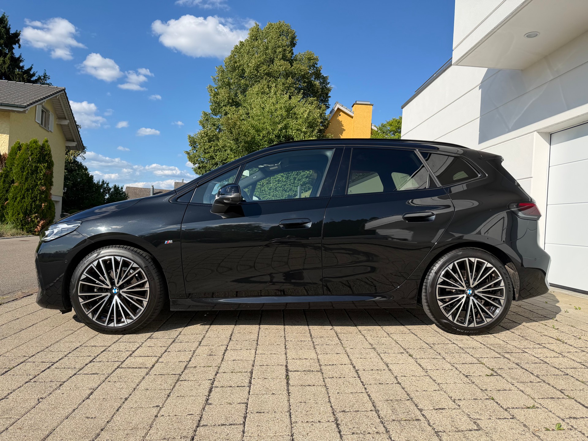 BMW 220i Active Tourer M Sport DKG-image-0