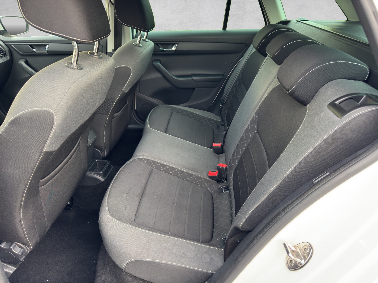 SKODA Fabia Combi 1.0 TSI Ambition-image-11