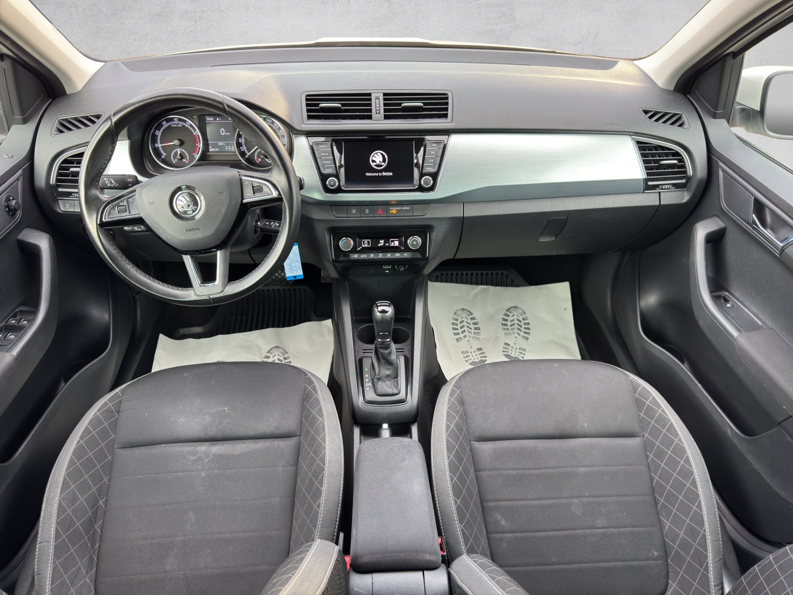 SKODA Fabia Combi 1.0 TSI Ambition-image-12