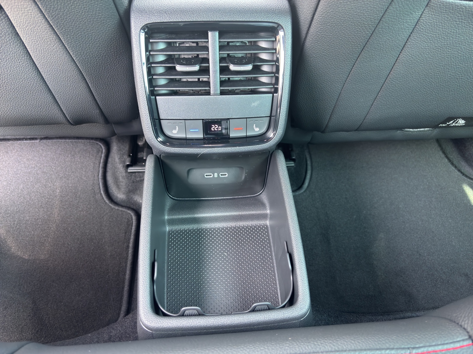 SKODA Octavia Combi 2.0 TSI DSG RS 30 Years Edition-image-12
