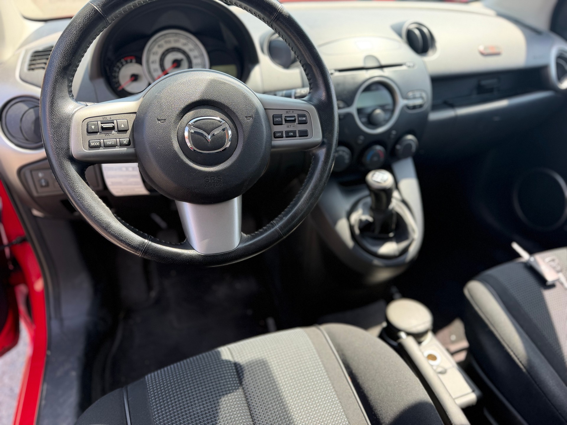 MAZDA 2 1.5i 16V Sport-image-14