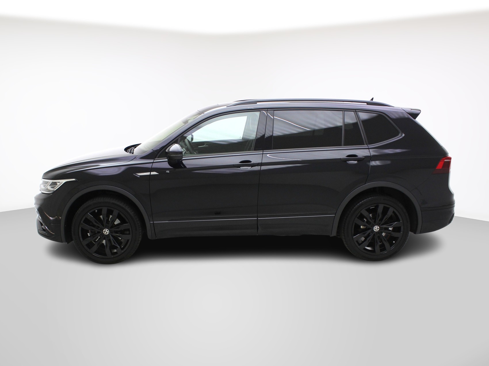 VW Tiguan Allspace 2.0 TSI DSG R-Line Black Style 4Motion **Ledersitze mit Memory**-image-2