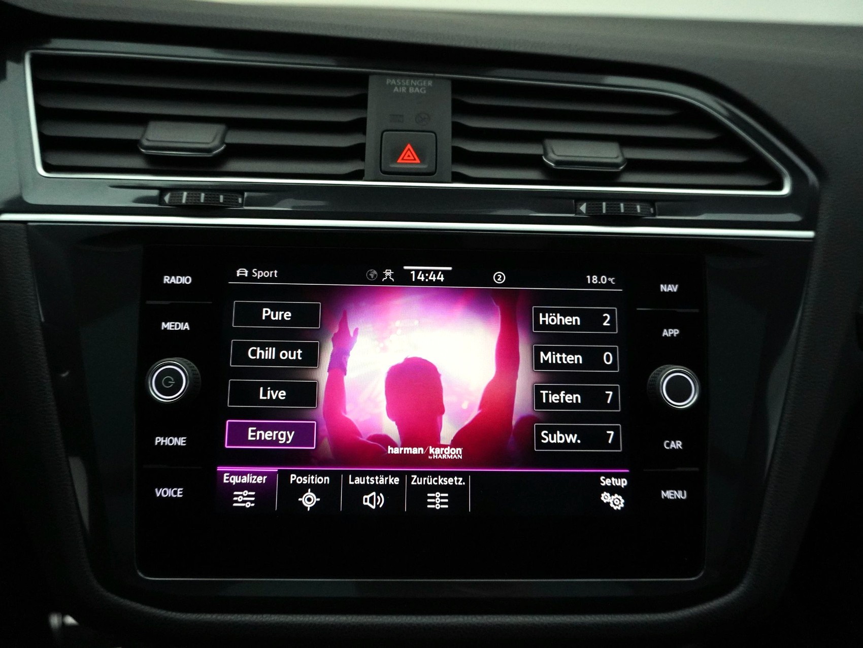 VW Tiguan Allspace 2.0 TSI DSG R-Line Black Style 4Motion **Ledersitze mit Memory**-image-23