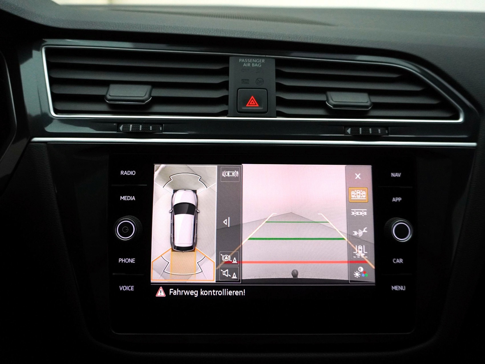 VW Tiguan Allspace 2.0 TSI DSG R-Line Black Style 4Motion **Ledersitze mit Memory**-image-21