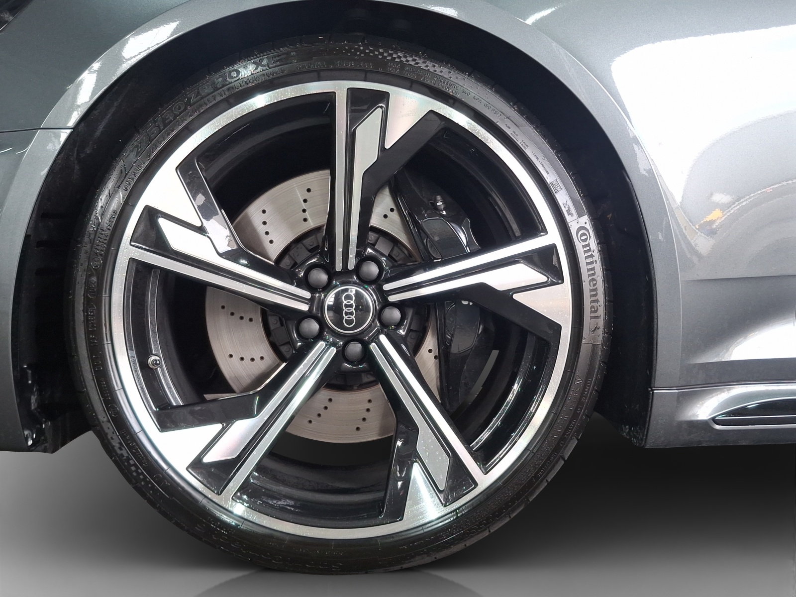 AUDI RS4 Avant quattro tiptronic-image-14