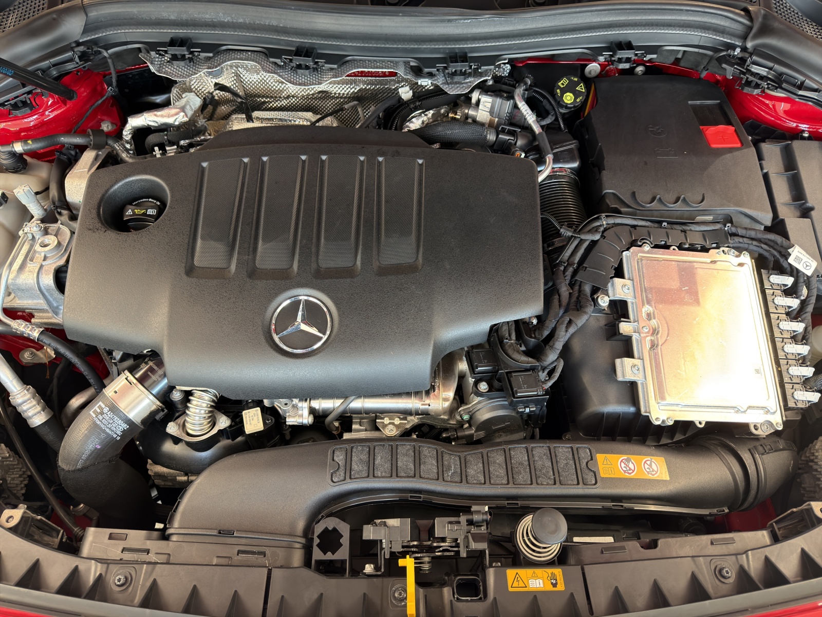 MERCEDES-BENZ B 220 d AMG Line-image-17