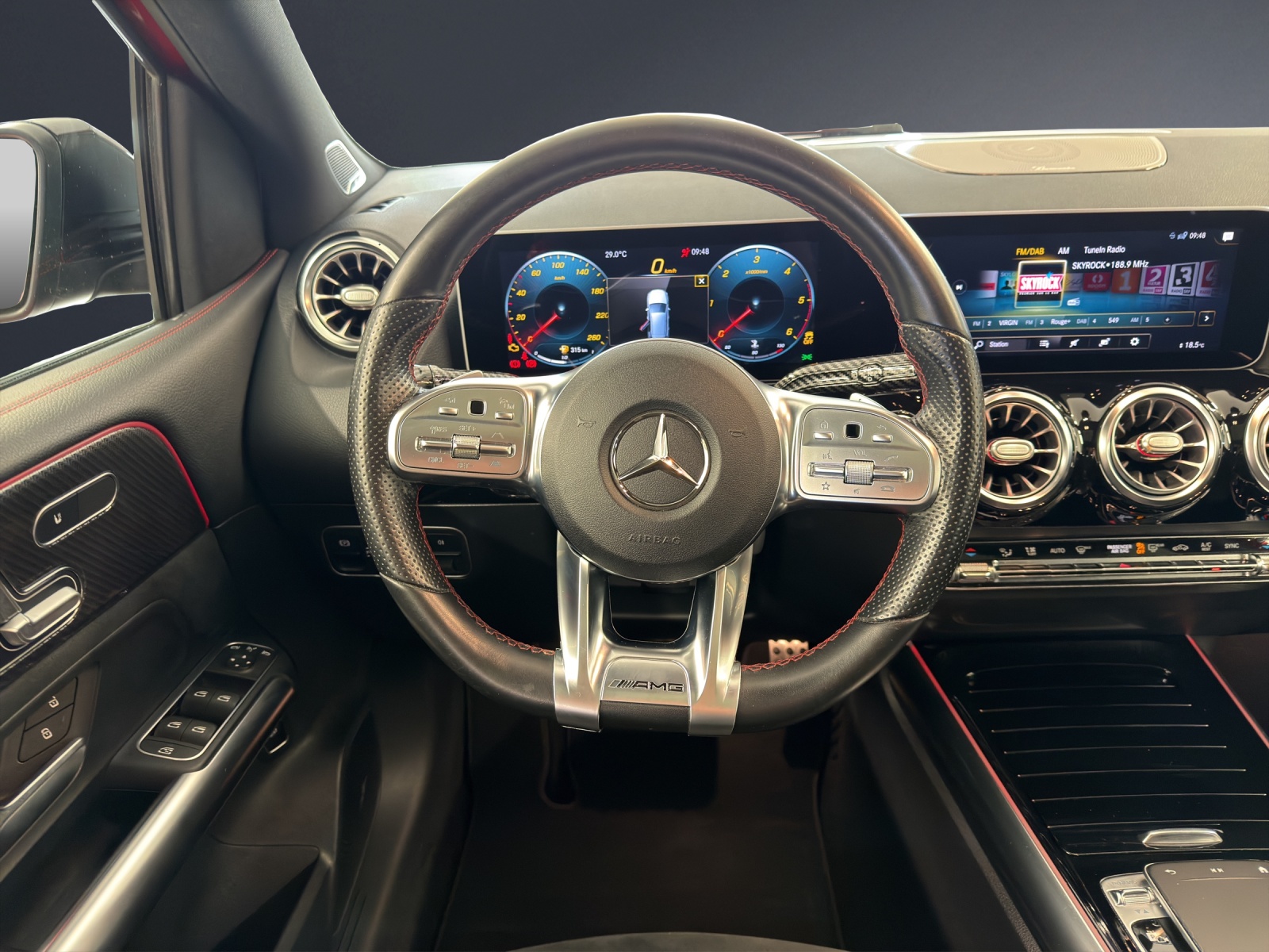 MERCEDES-BENZ B 220 d AMG Line-image-8