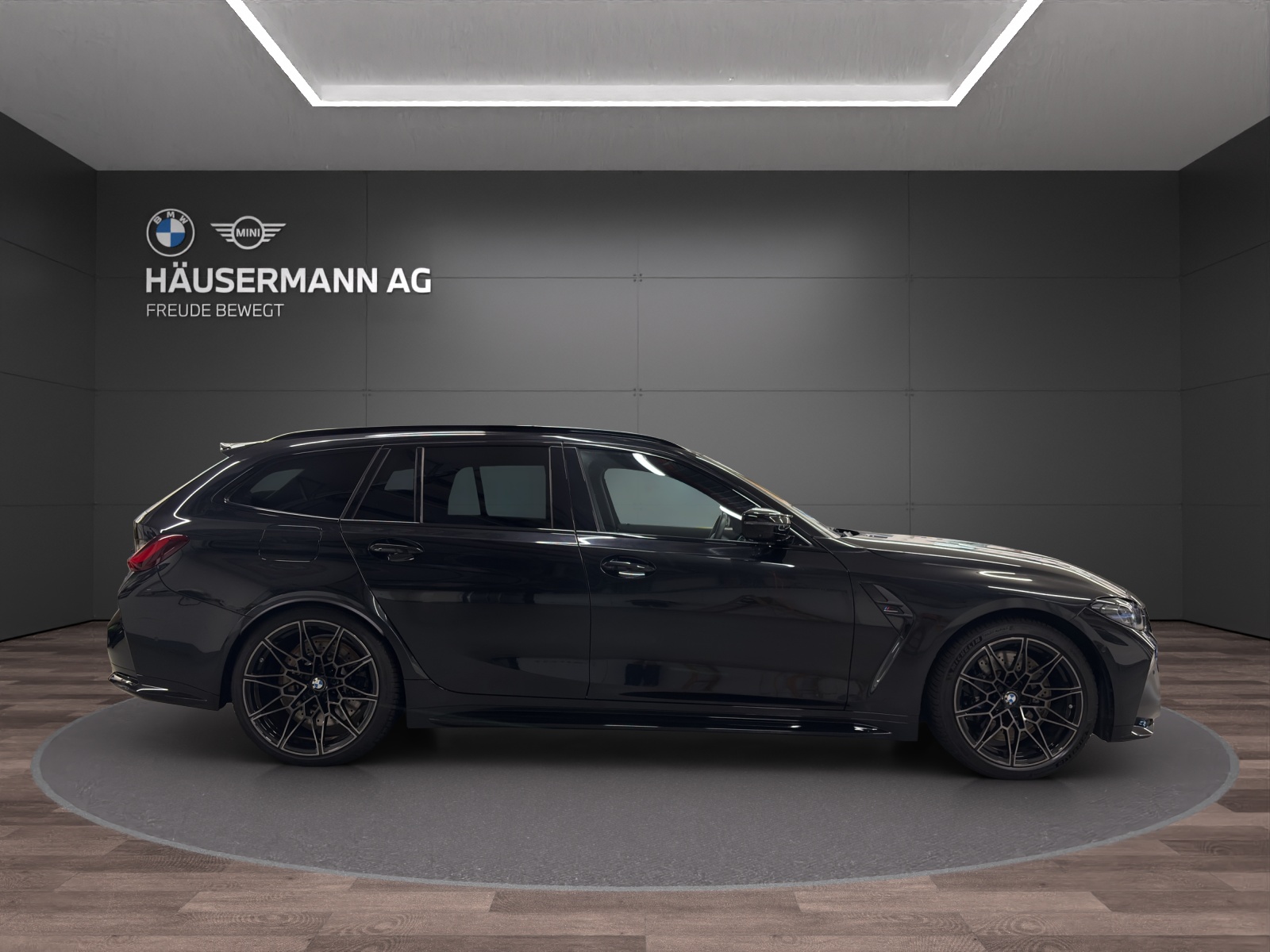 BMW M3 Competition xDrive Touring-image-3