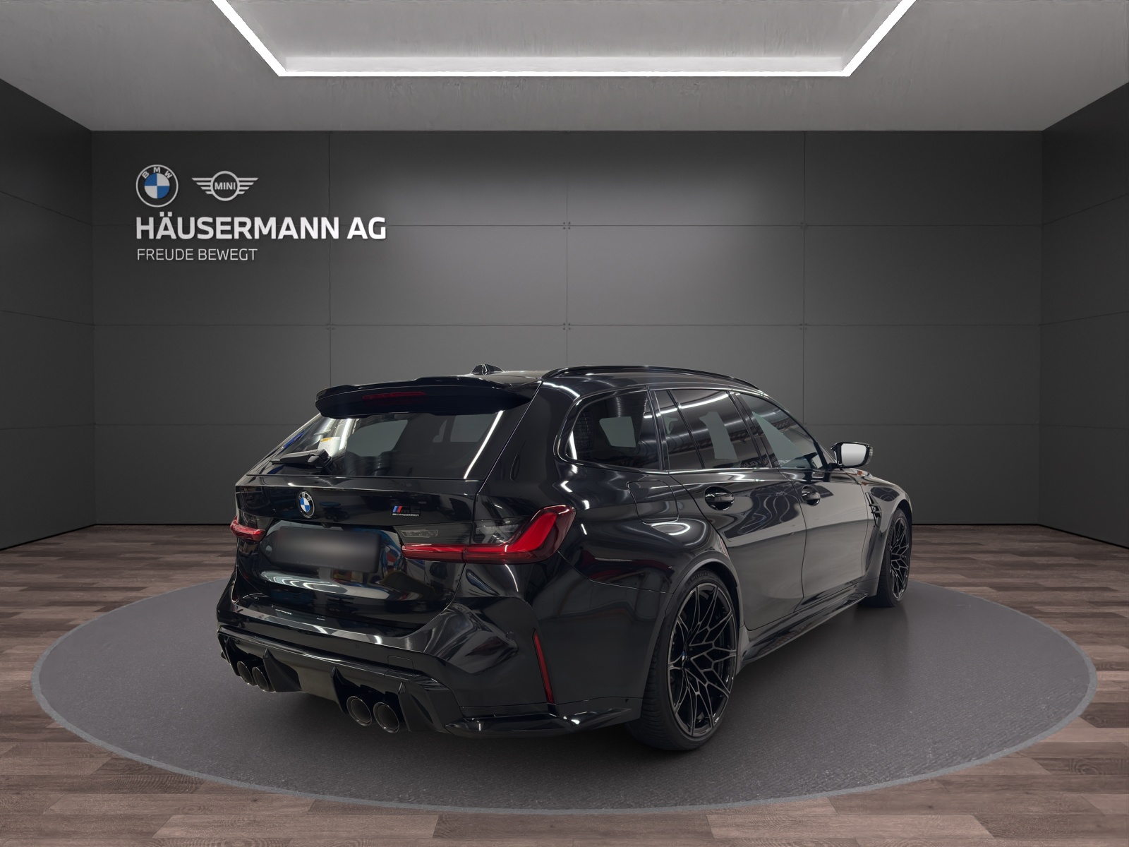 BMW M3 Competition xDrive Touring-image-4