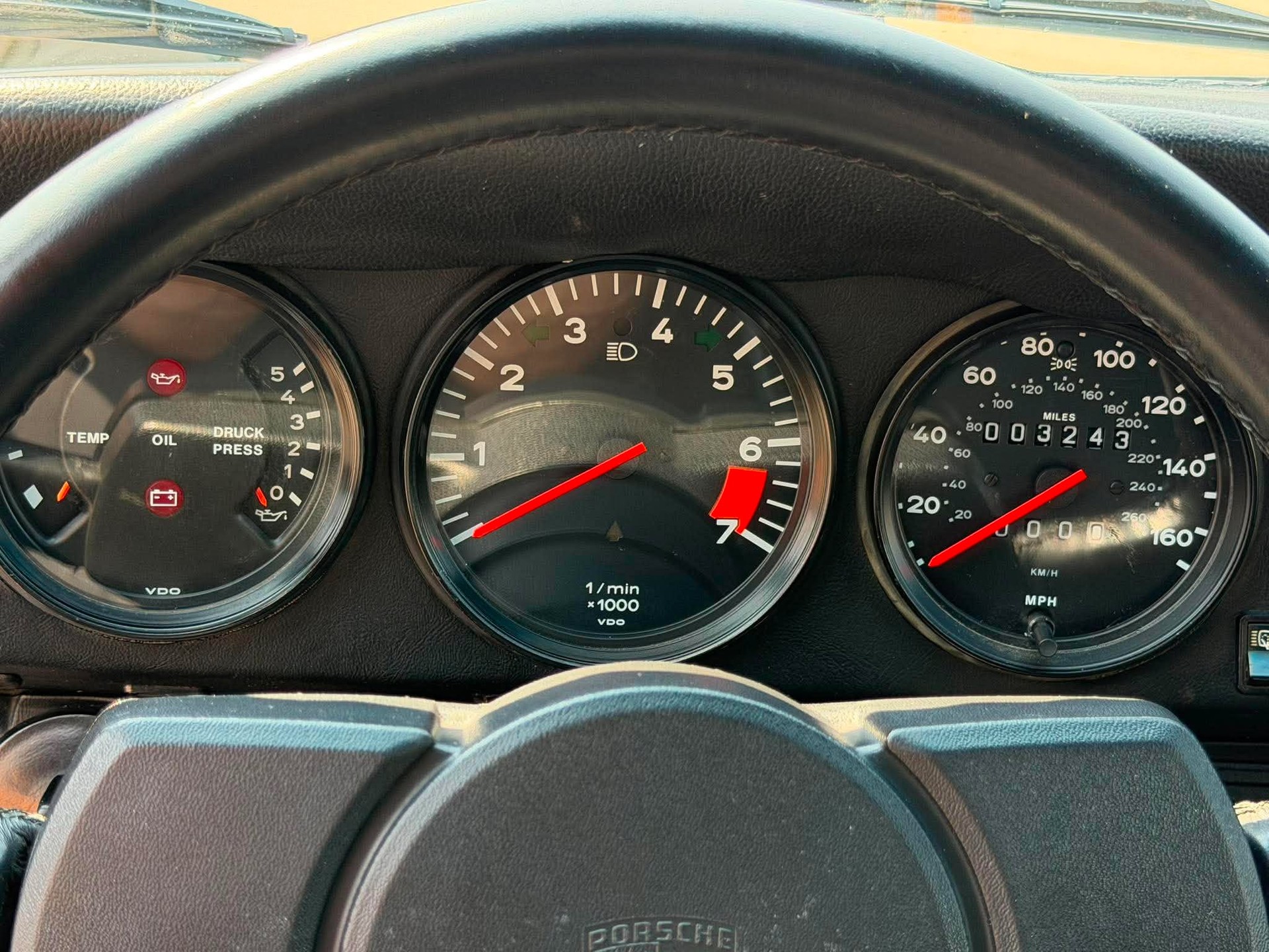 PORSCHE 911 Carrera Targa-image-13