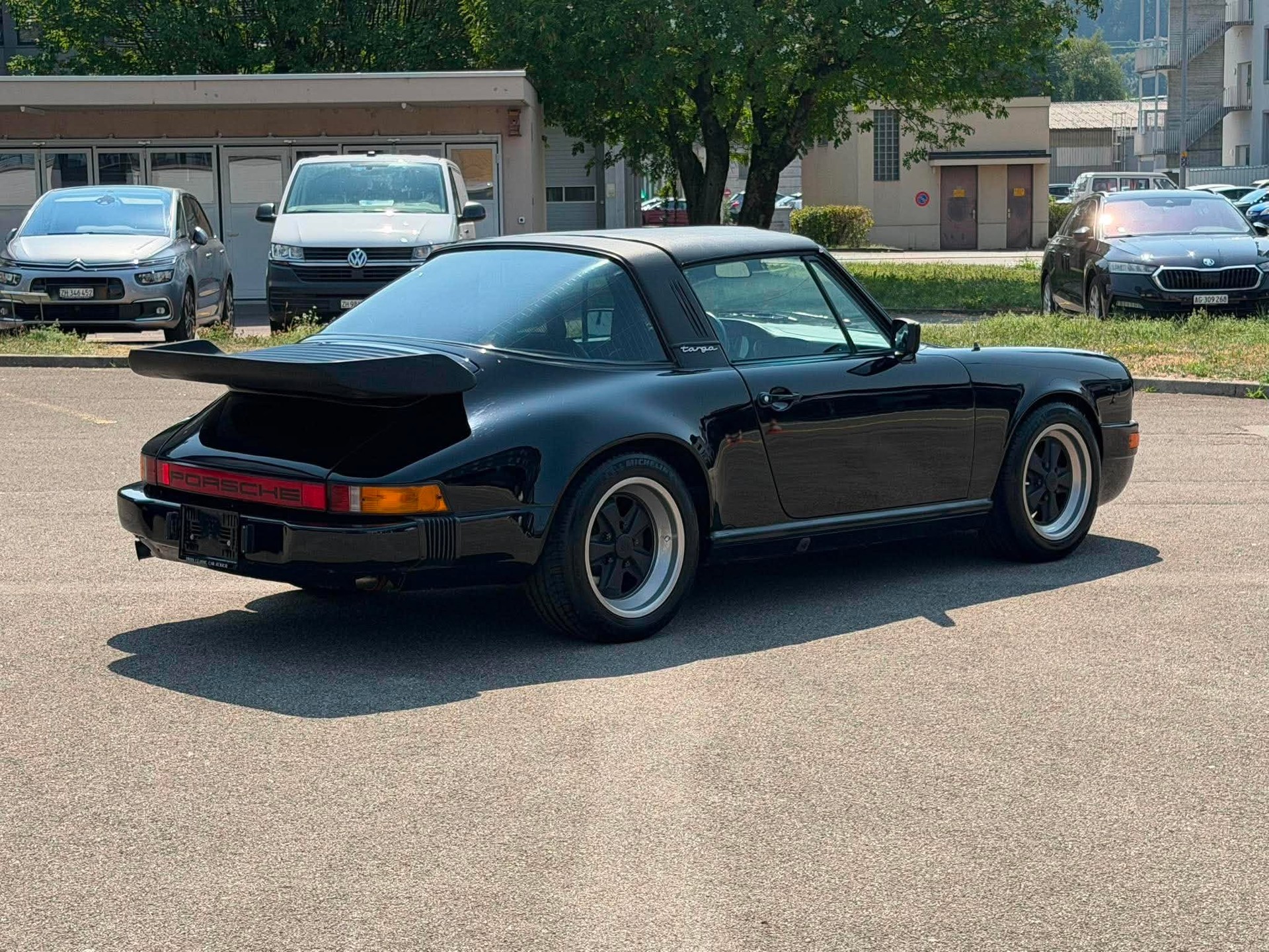 PORSCHE 911 Carrera Targa-image-2