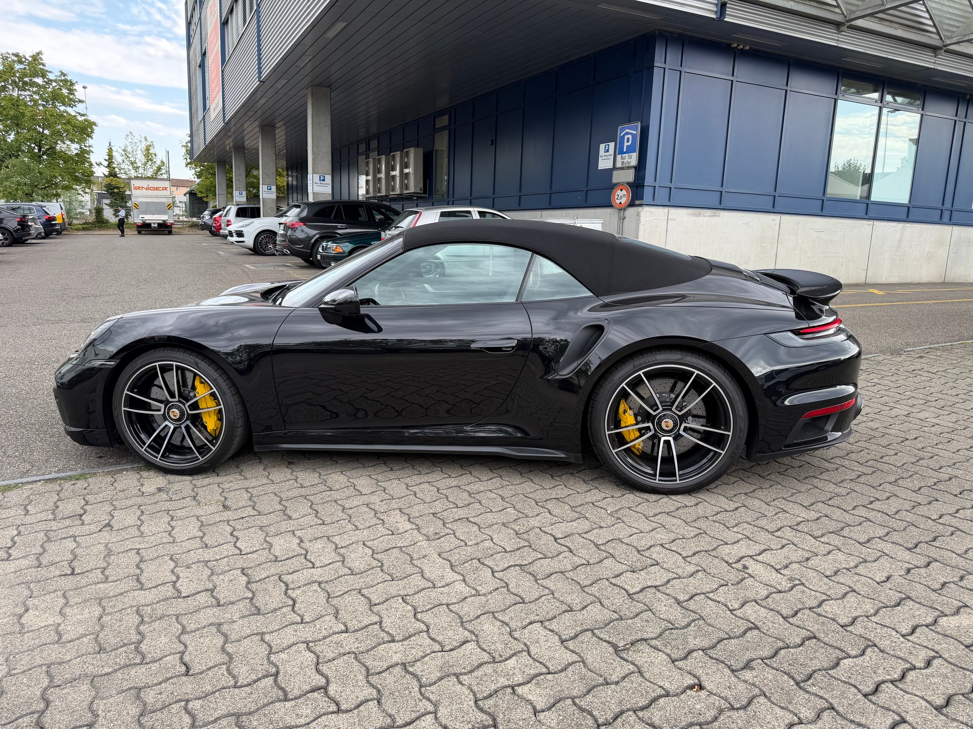 PORSCHE 911 Turbo S Cabriolet PDK-image-15