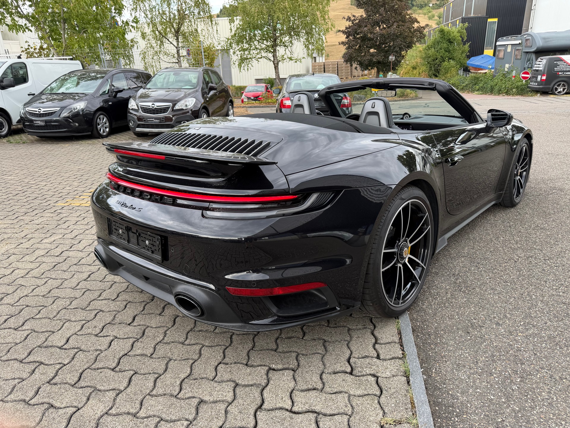 PORSCHE 911 Turbo S Cabriolet PDK-image-4