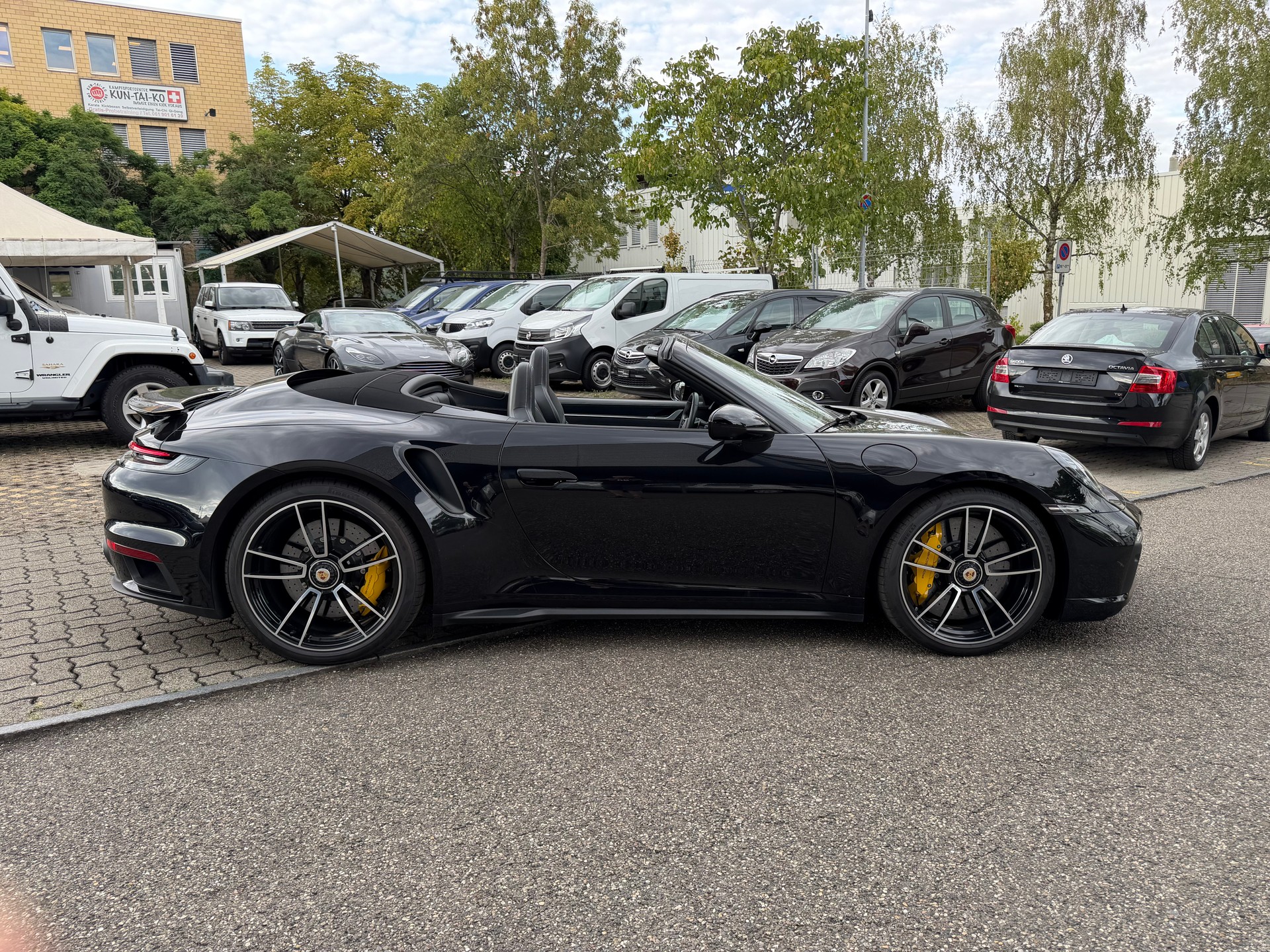 PORSCHE 911 Turbo S Cabriolet PDK-image-3