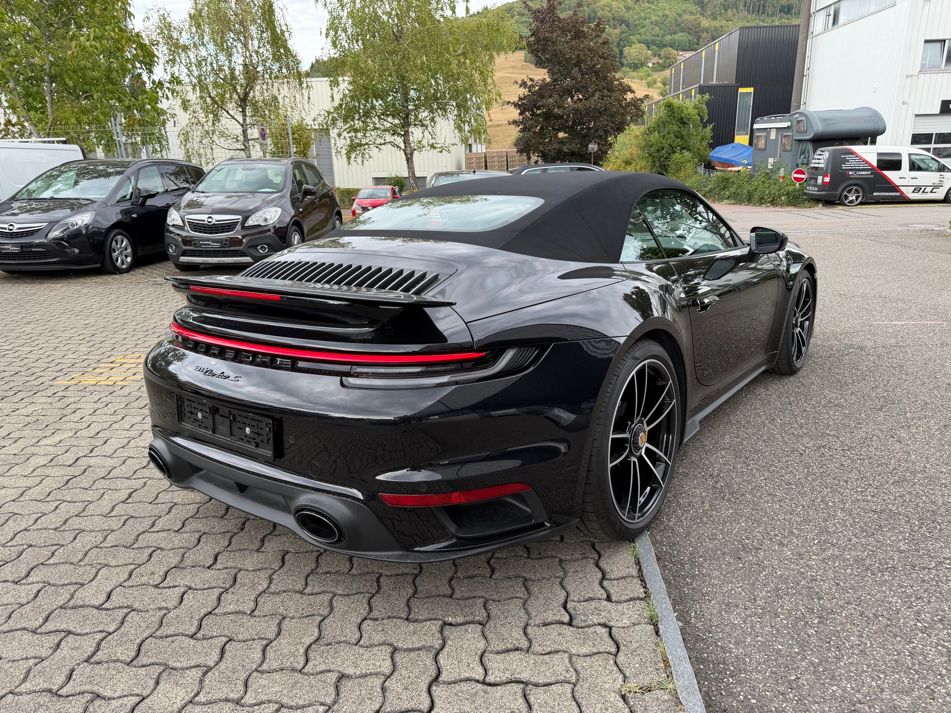 PORSCHE 911 Turbo S Cabriolet PDK-image-12