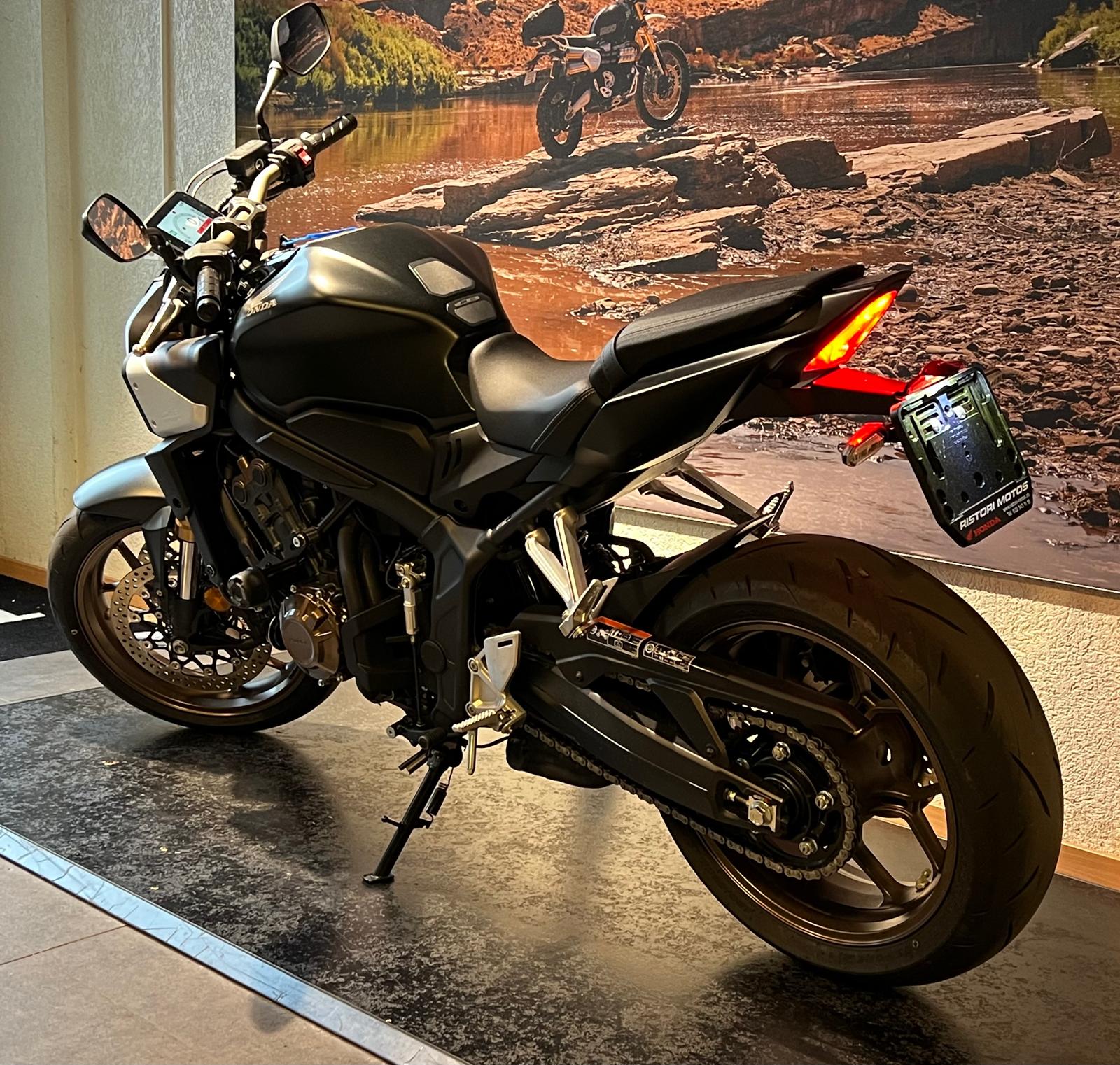 HONDA CB 650 R E-Clutch (35kW)-image-4