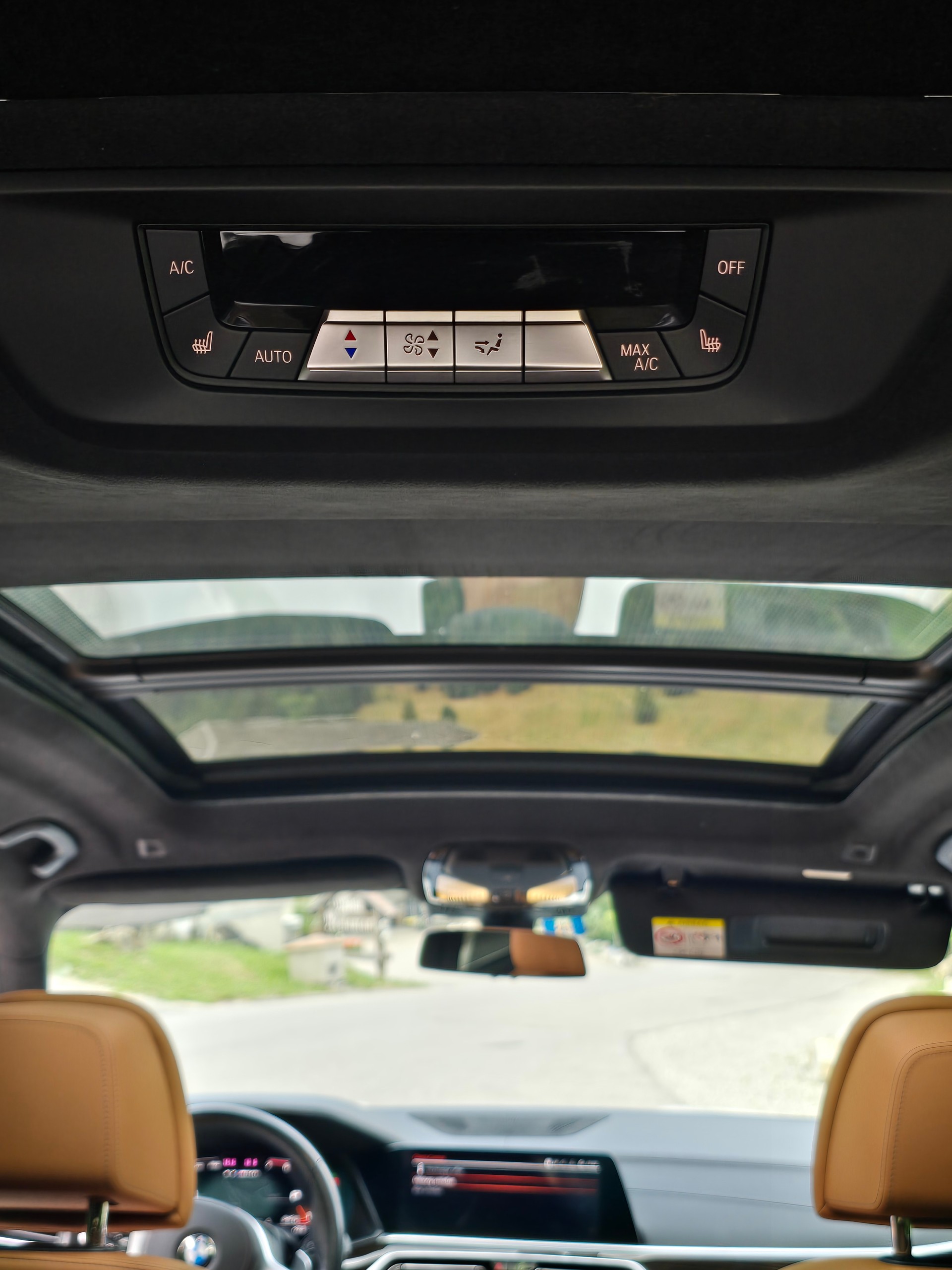 BMW M50i-image-10