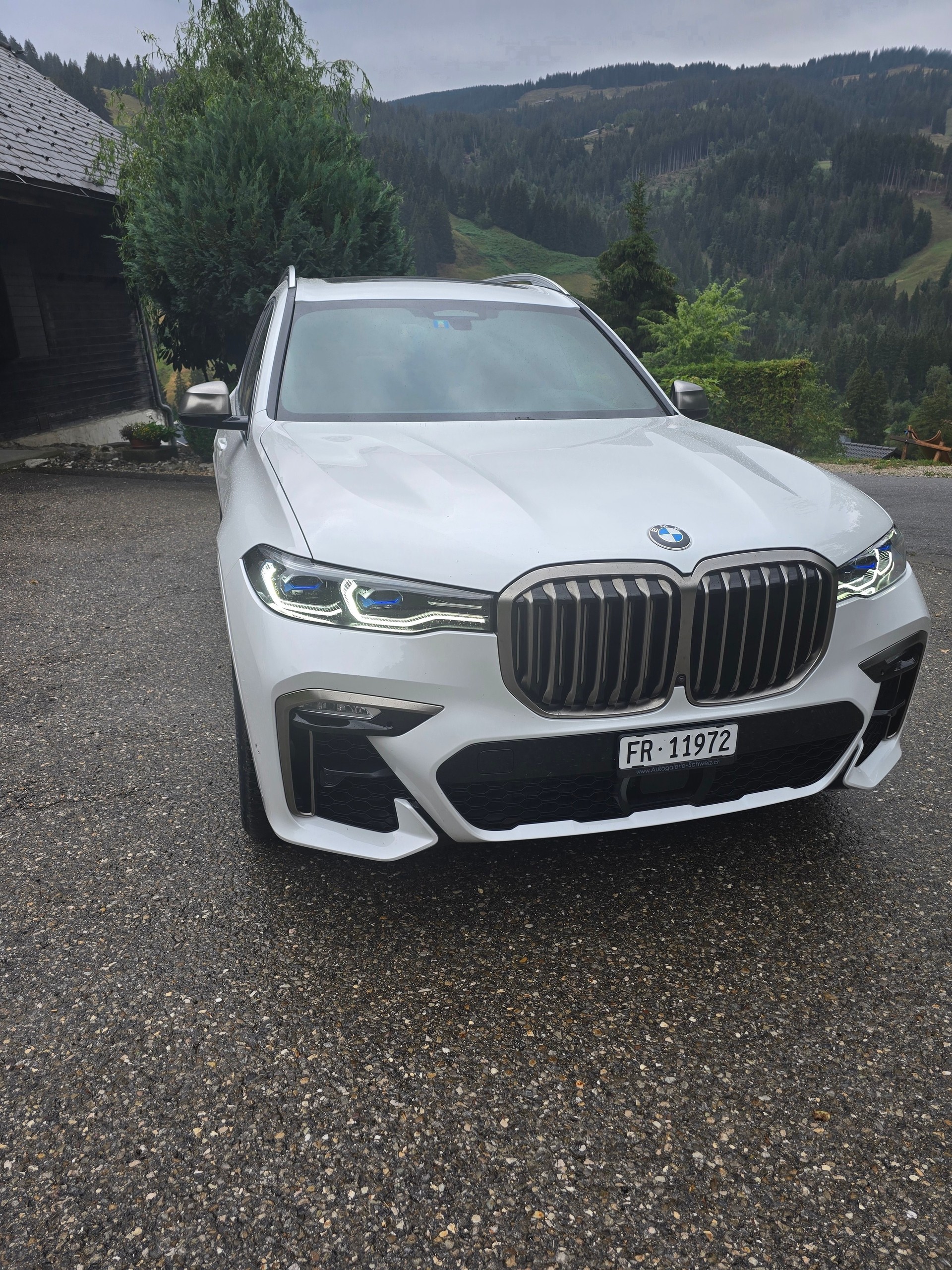 BMW M50i-image-1