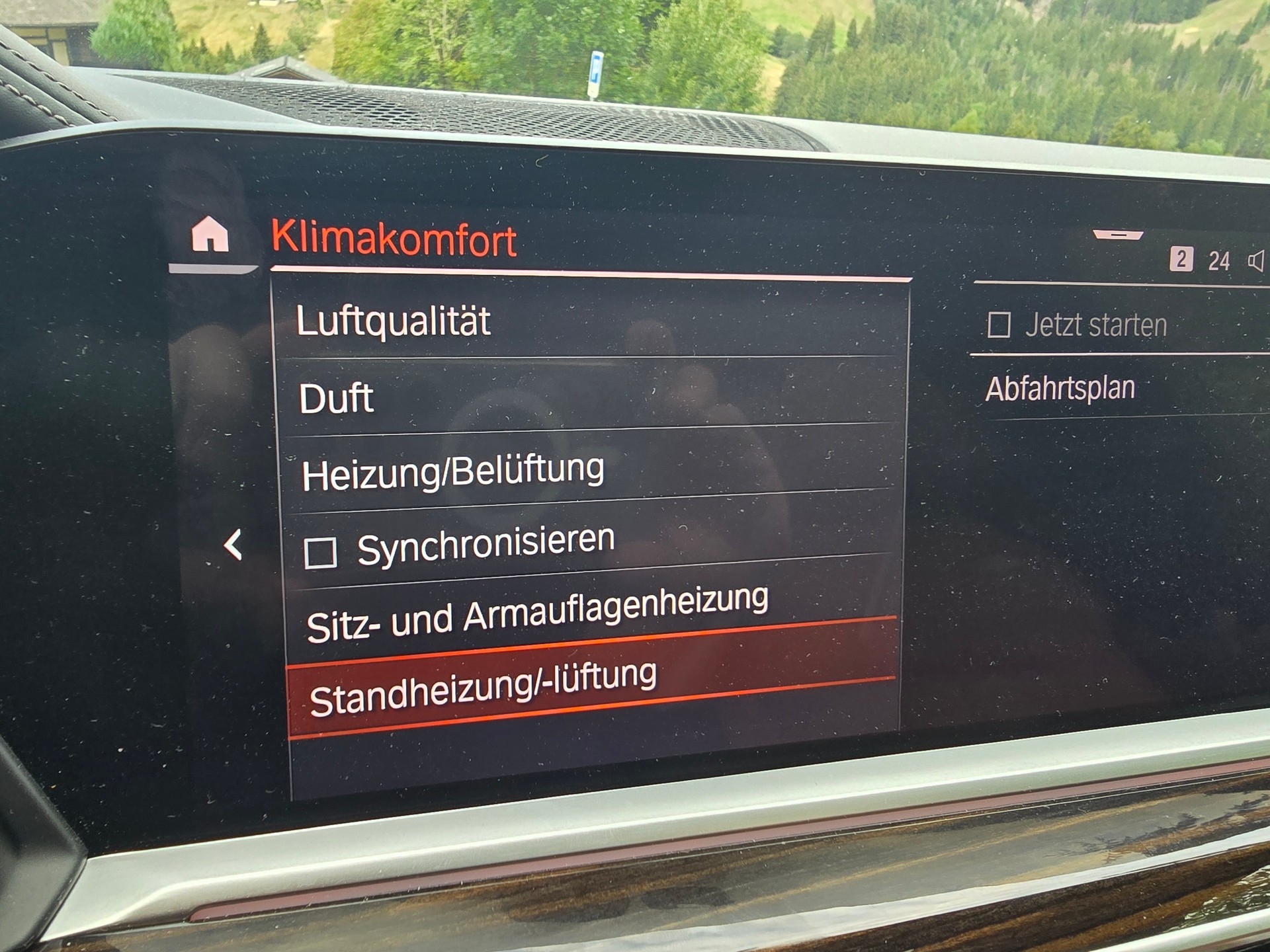 BMW M50i-image-8
