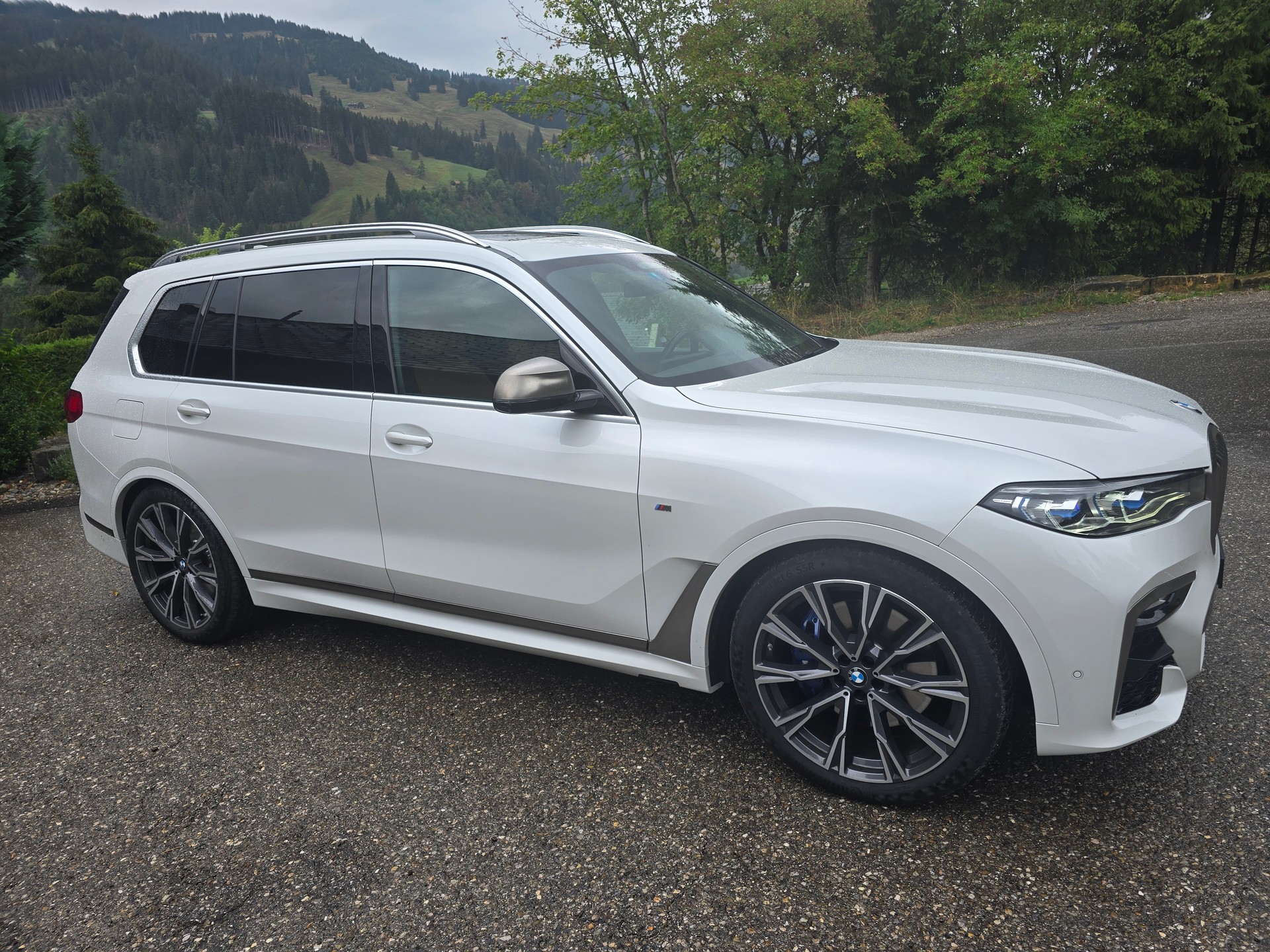 BMW M50i-image-14