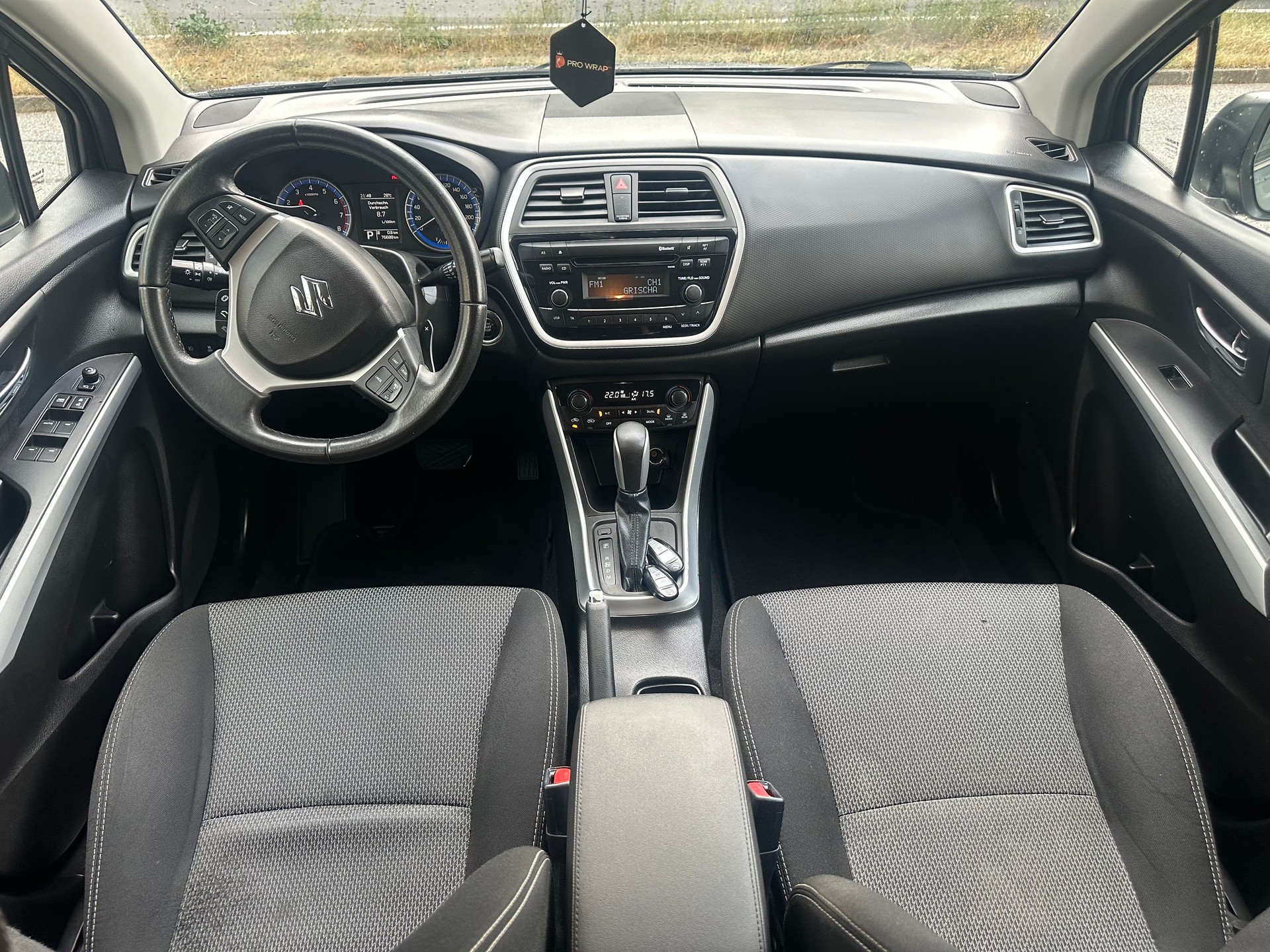 SUZUKI S-CROSS-image-4
