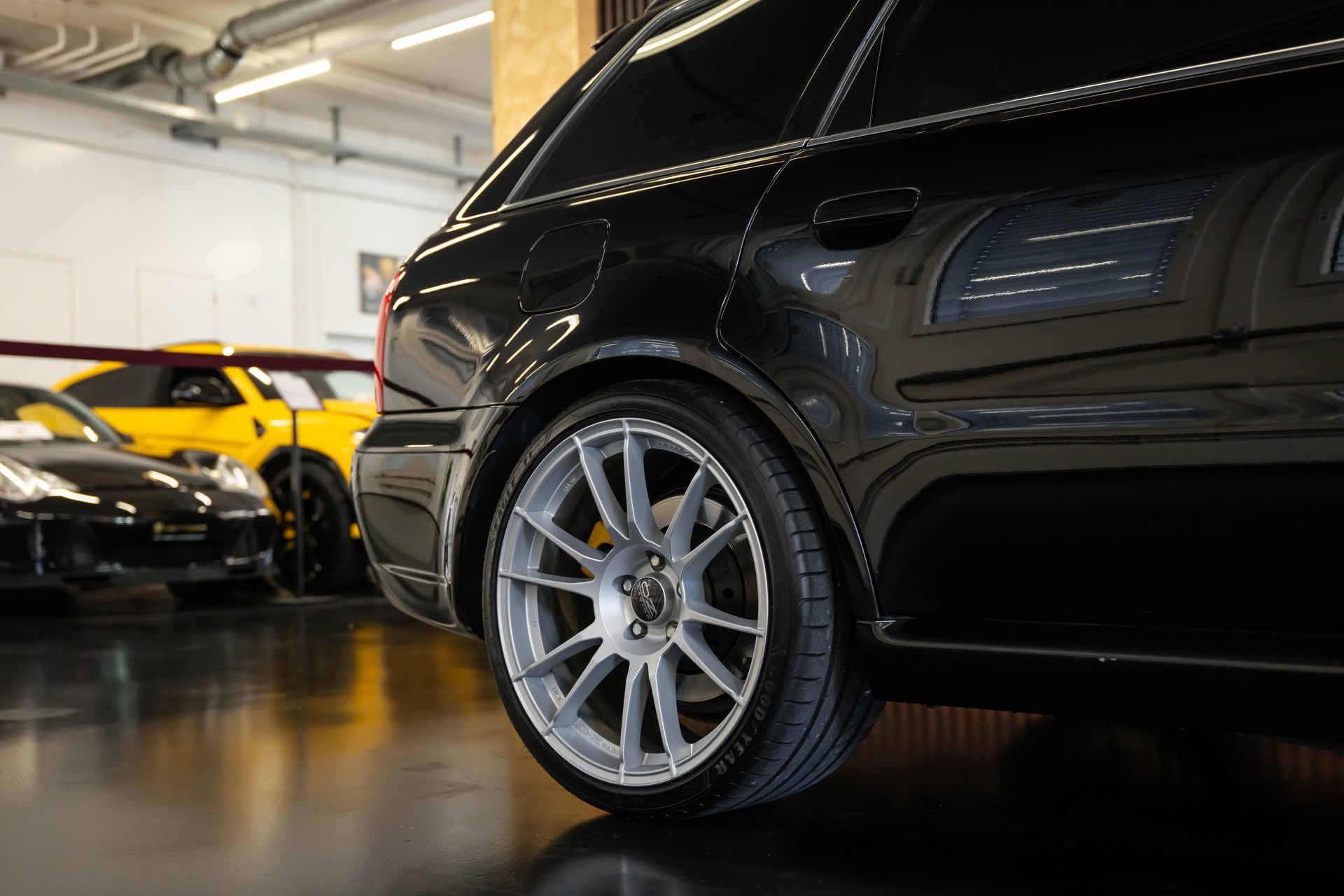 AUDI RS4 Avant quattro-image-10