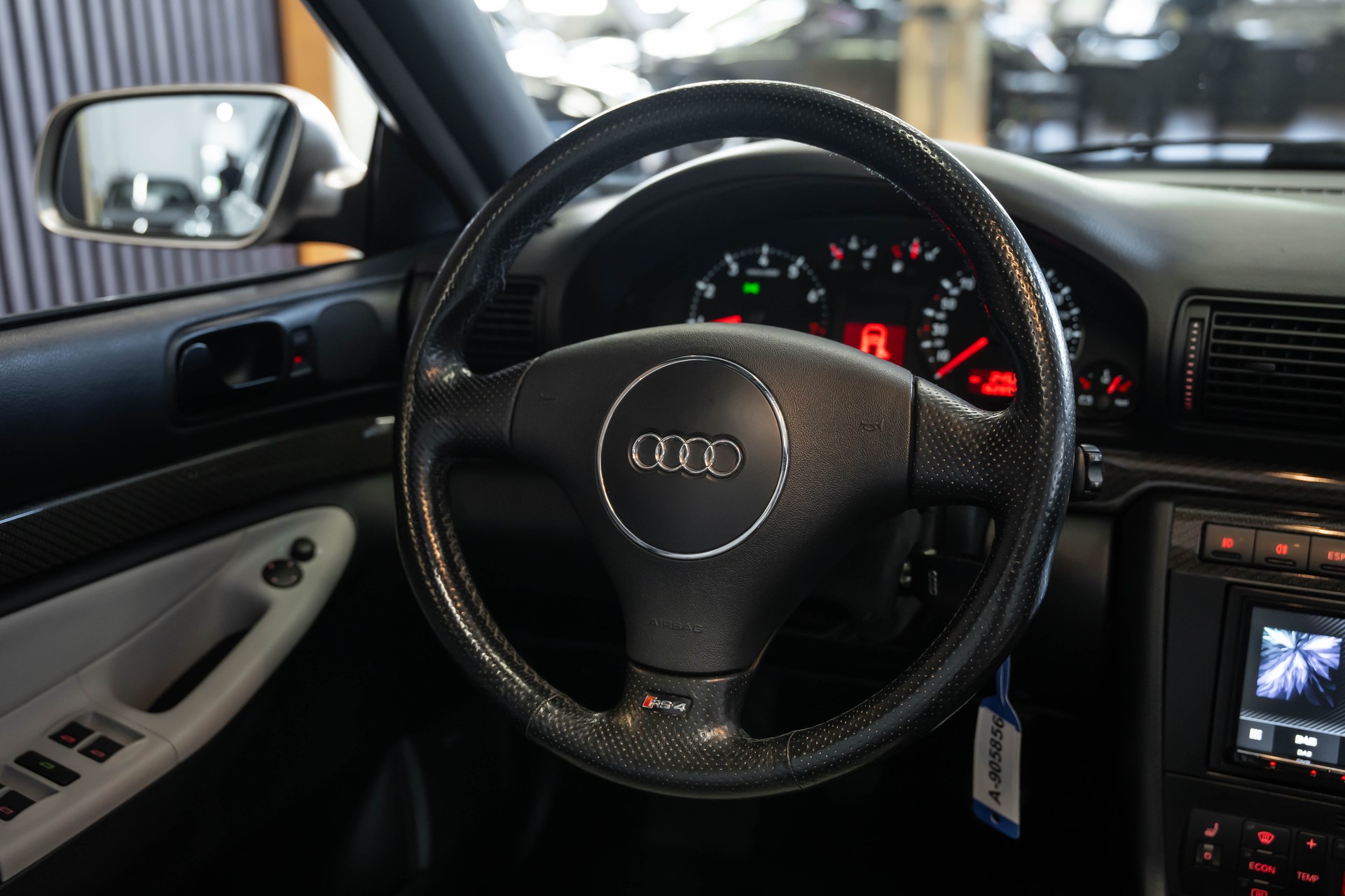 AUDI RS4 Avant quattro-image-31