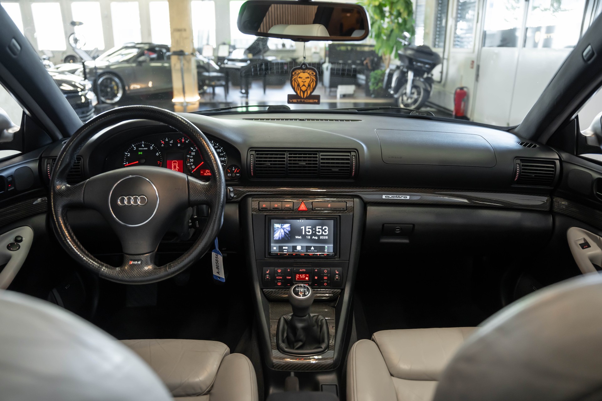 AUDI RS4 Avant quattro-image-11