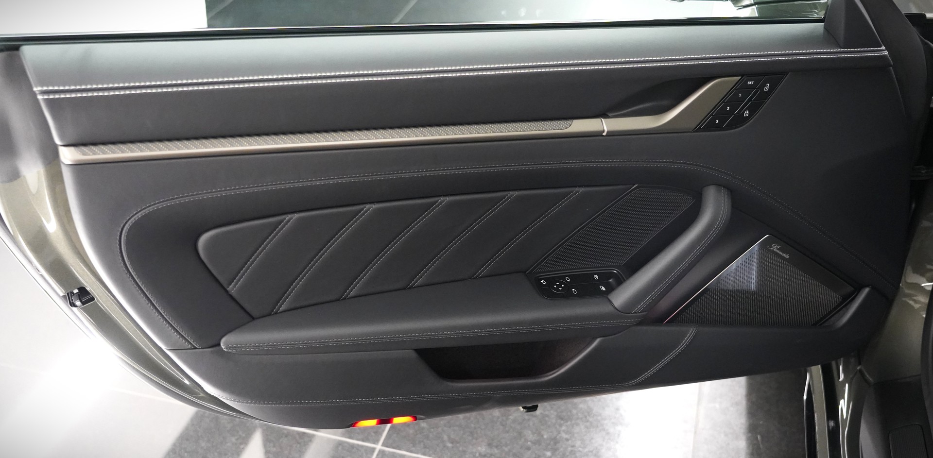 PORSCHE 911 Turbo S PDK-image-8