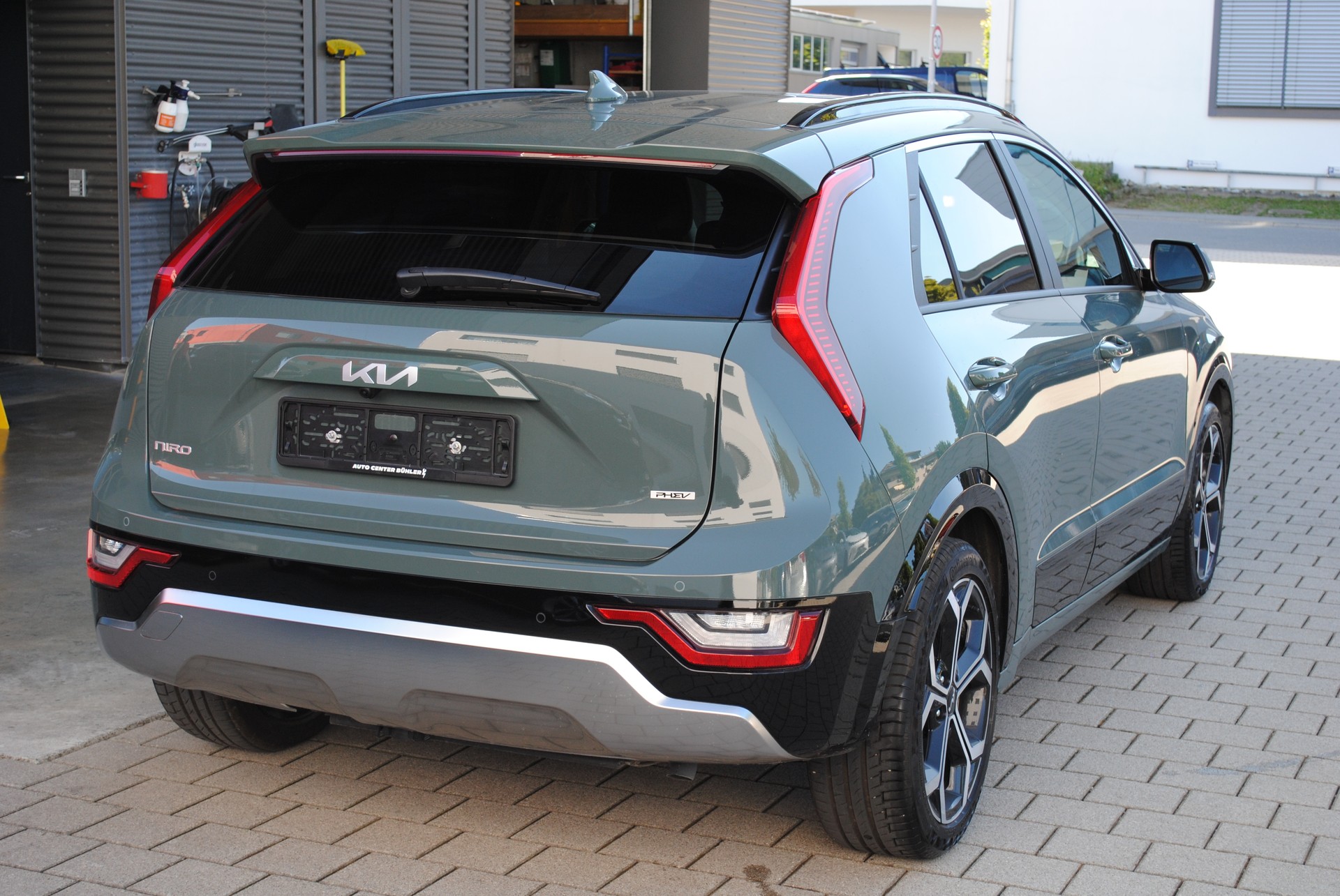 KIA Niro 1.6GDi Plug-in Hybrid Power Edition DCT-image-4