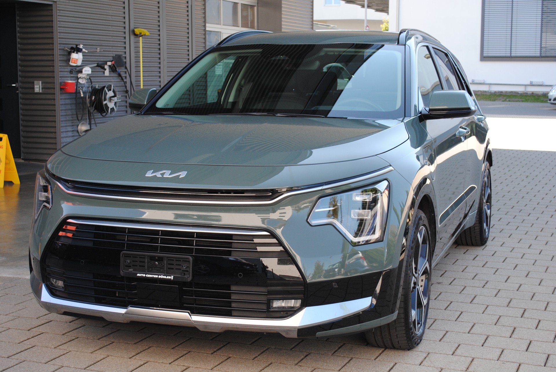 KIA Niro 1.6GDi Plug-in Hybrid Power Edition DCT-image-1