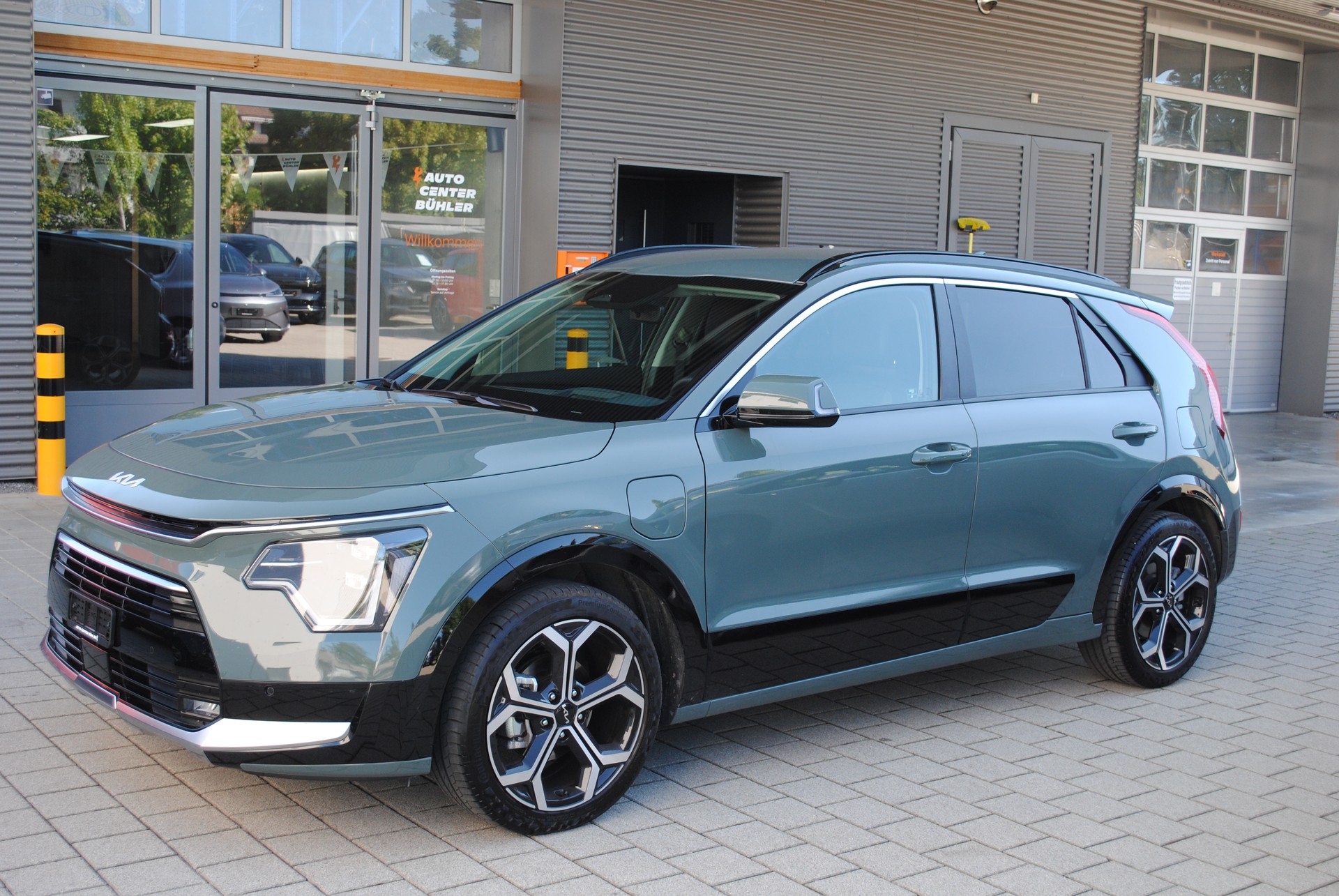 KIA Niro 1.6GDi Plug-in Hybrid Power Edition DCT-image-2
