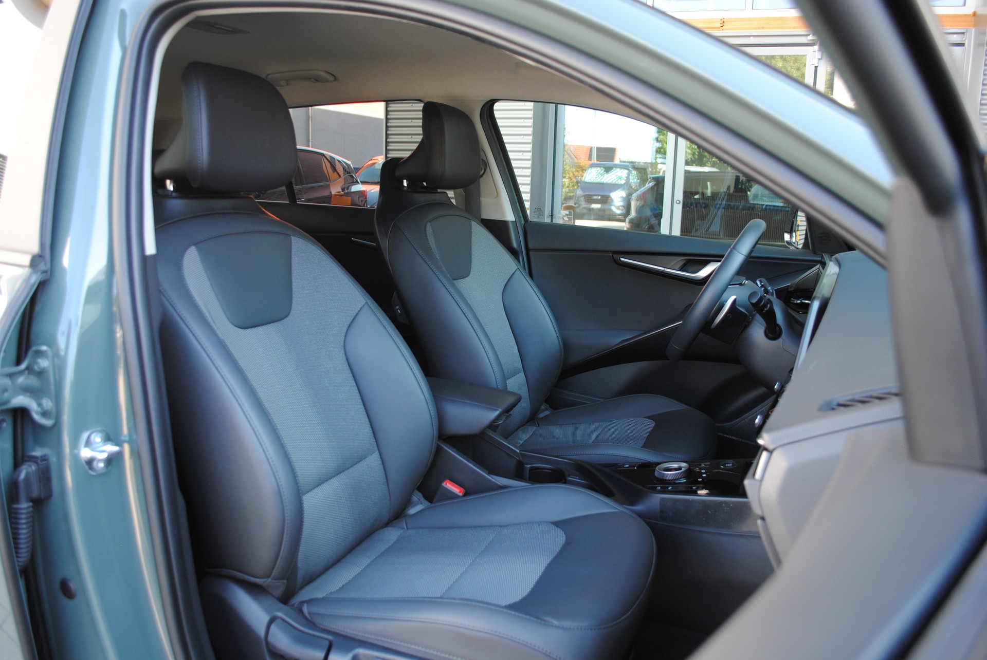 KIA Niro 1.6GDi Plug-in Hybrid Power Edition DCT-image-13