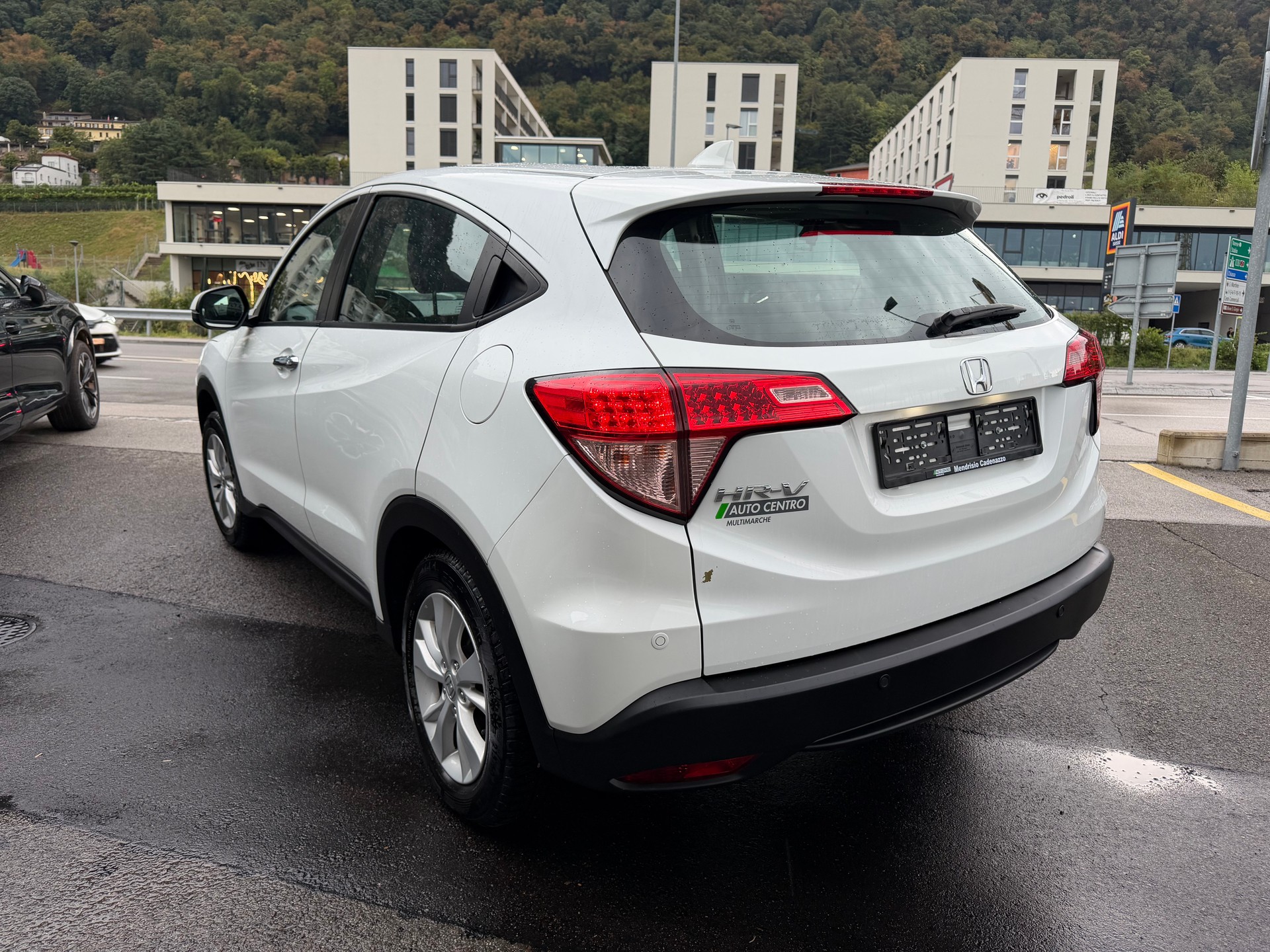 HONDA HR-V 1.6i-DTEC Elegance-image-7