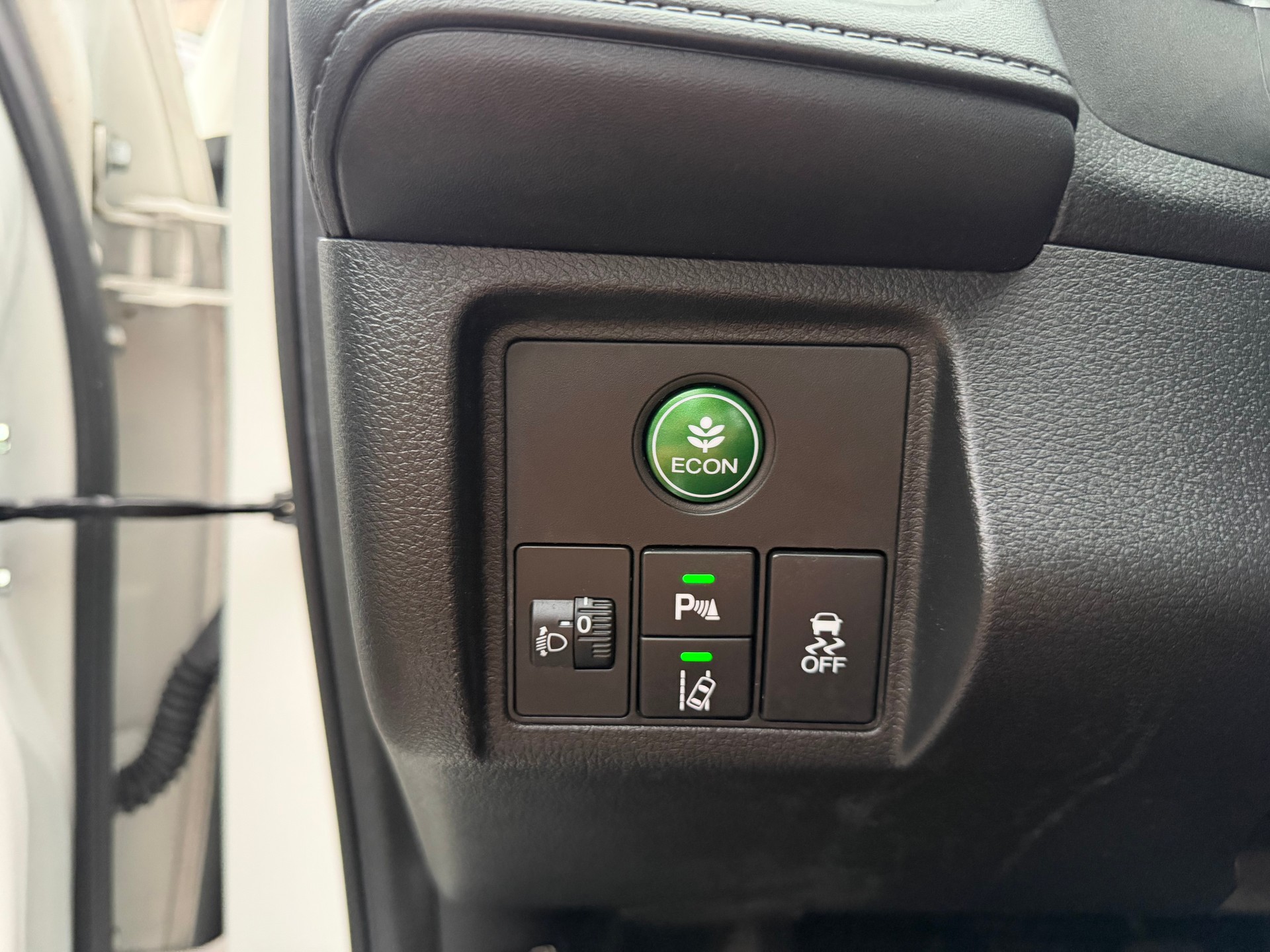 HONDA HR-V 1.6i-DTEC Elegance-image-12