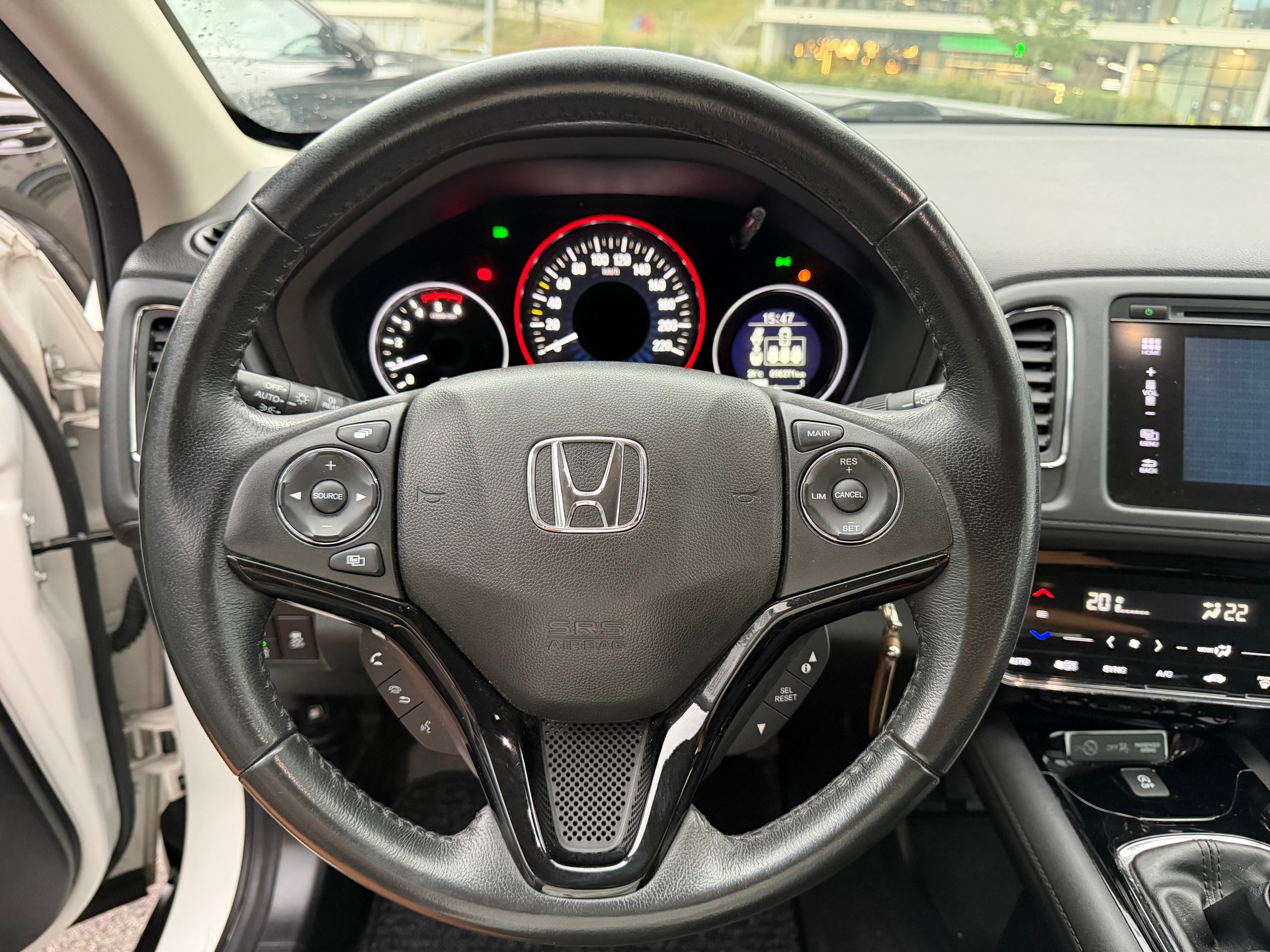 HONDA HR-V 1.6i-DTEC Elegance-image-13