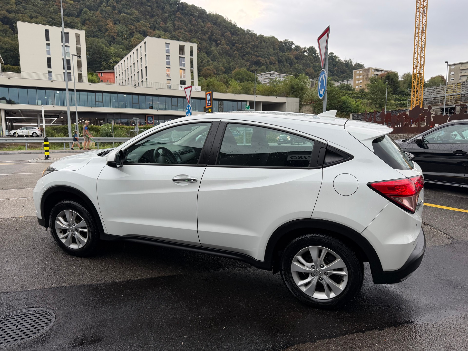 HONDA HR-V 1.6i-DTEC Elegance-image-5