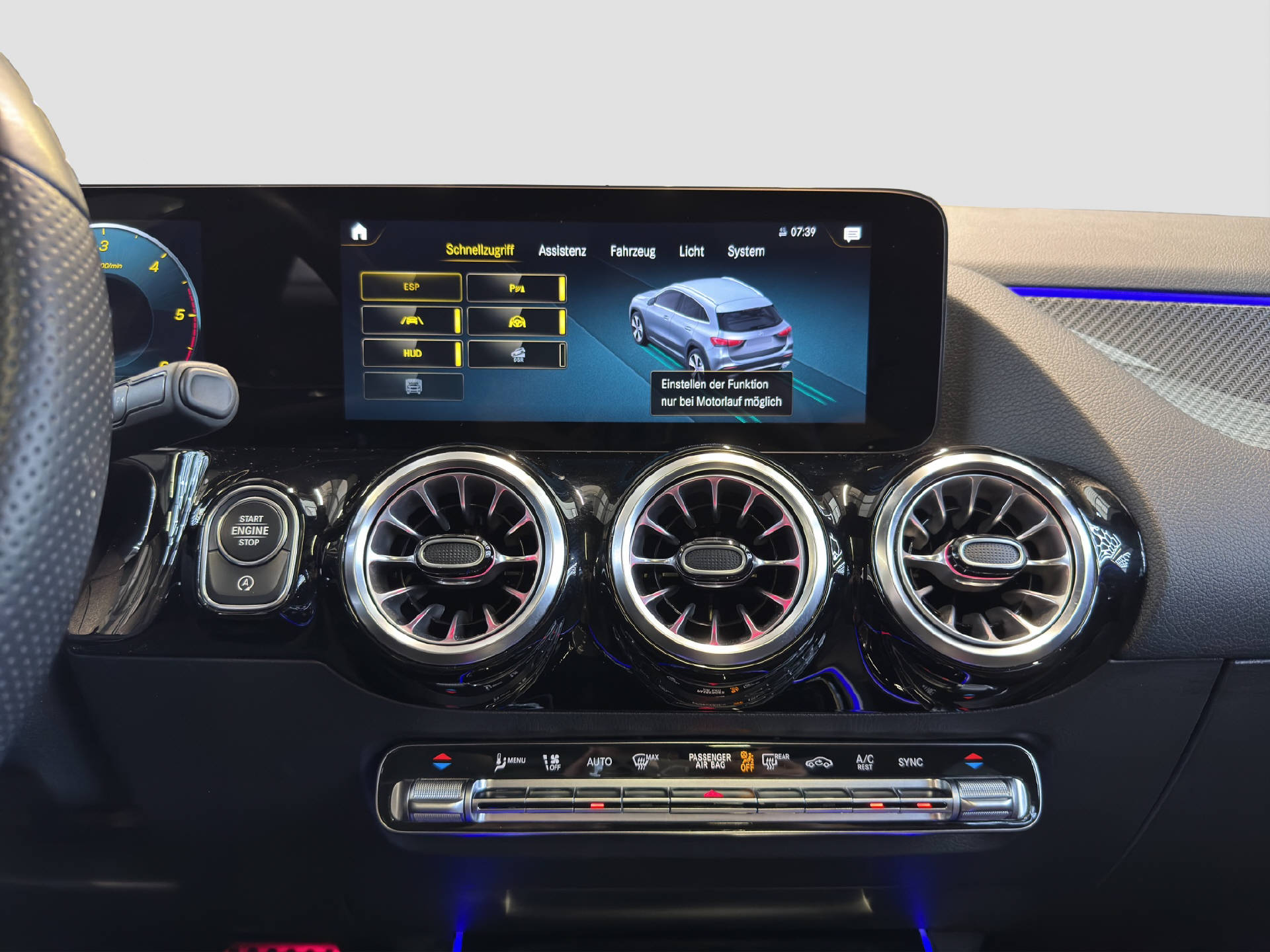 MERCEDES-BENZ GLA 220 d AMG Line 4MATIC-image-11
