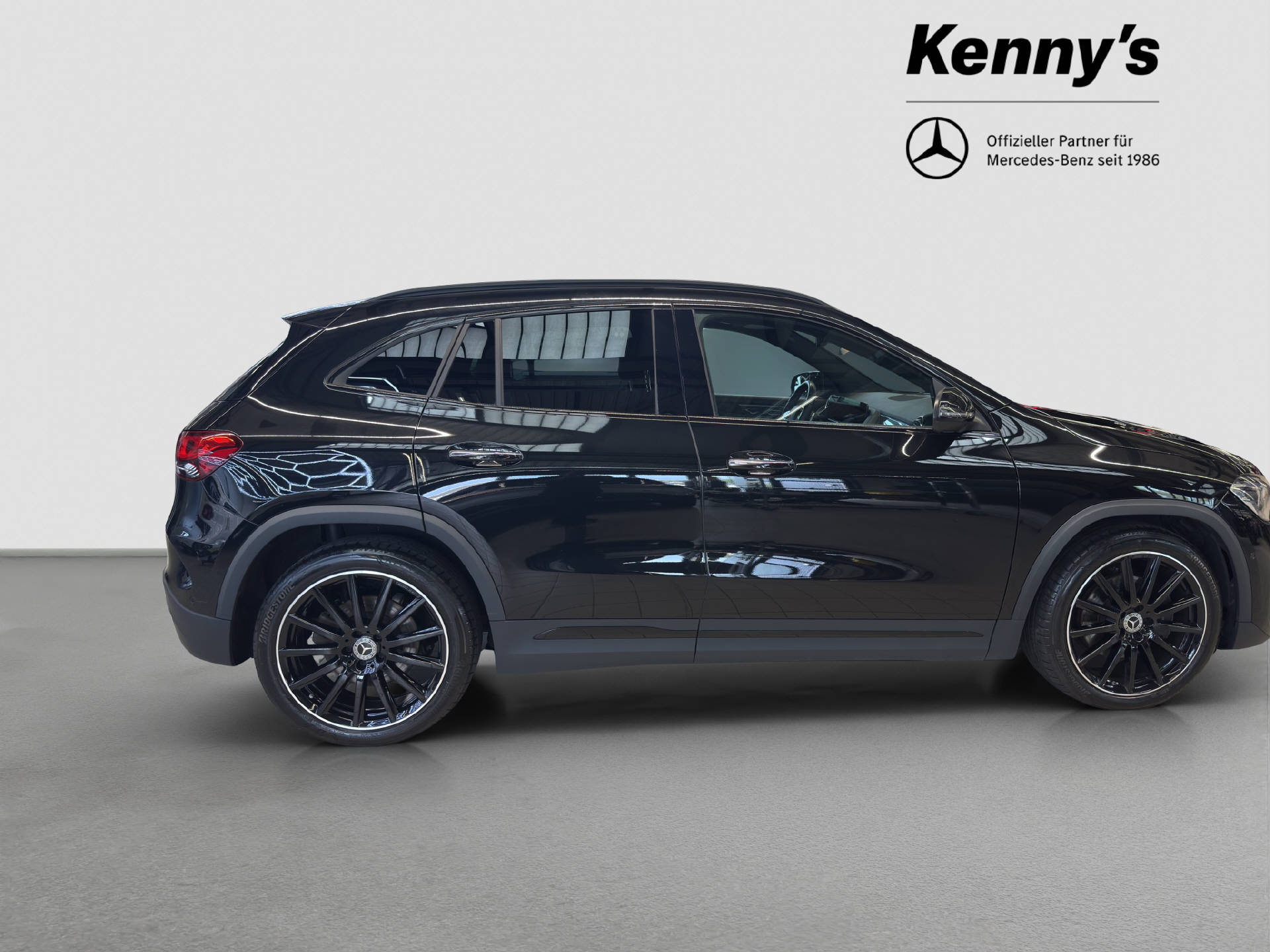 MERCEDES-BENZ GLA 220 d AMG Line 4MATIC-image-3